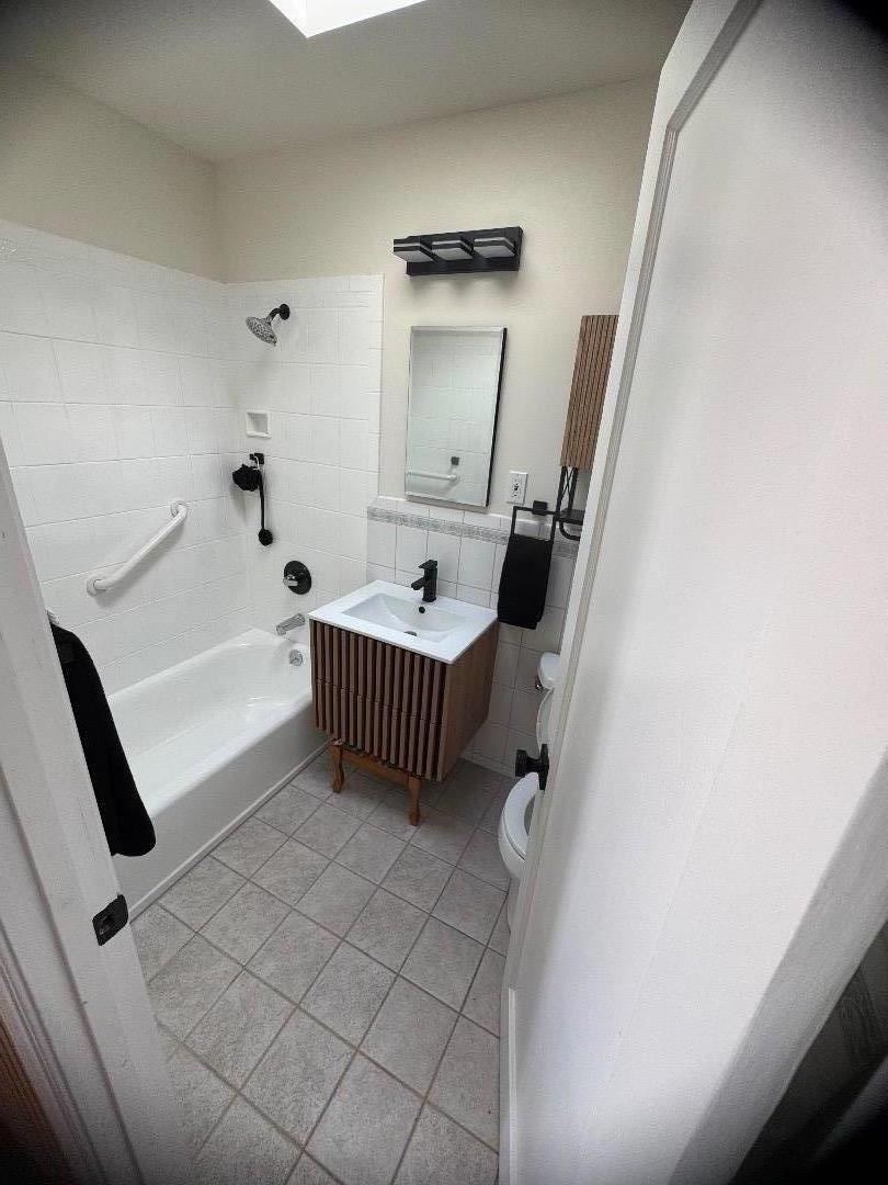 Detail Gallery Image 12 of 18 For 261 Wyandotte Ave, Daly City,  CA 94014 - 4 Beds | 2 Baths