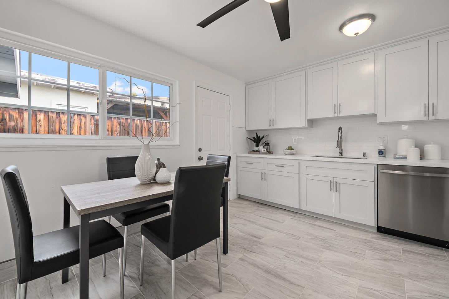 Detail Gallery Image 7 of 21 For 14440 Victoria Ct, San Jose,  CA 95127 - 3 Beds | 1 Baths