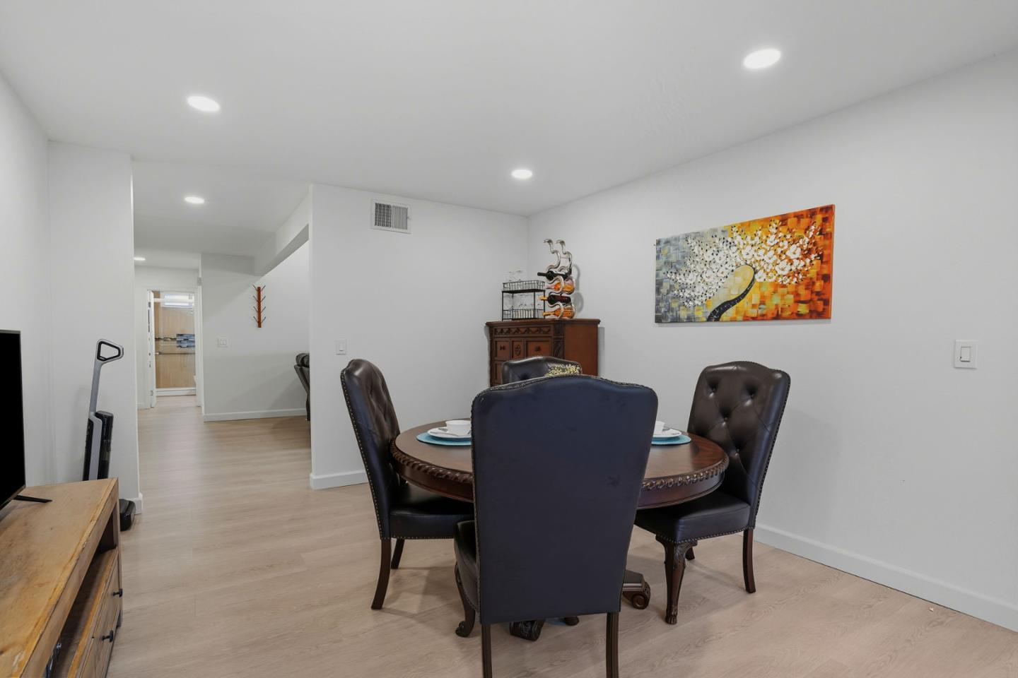 Detail Gallery Image 11 of 31 For 5068 Calwa Ct, San Jose,  CA 95111 - 4 Beds | 3 Baths