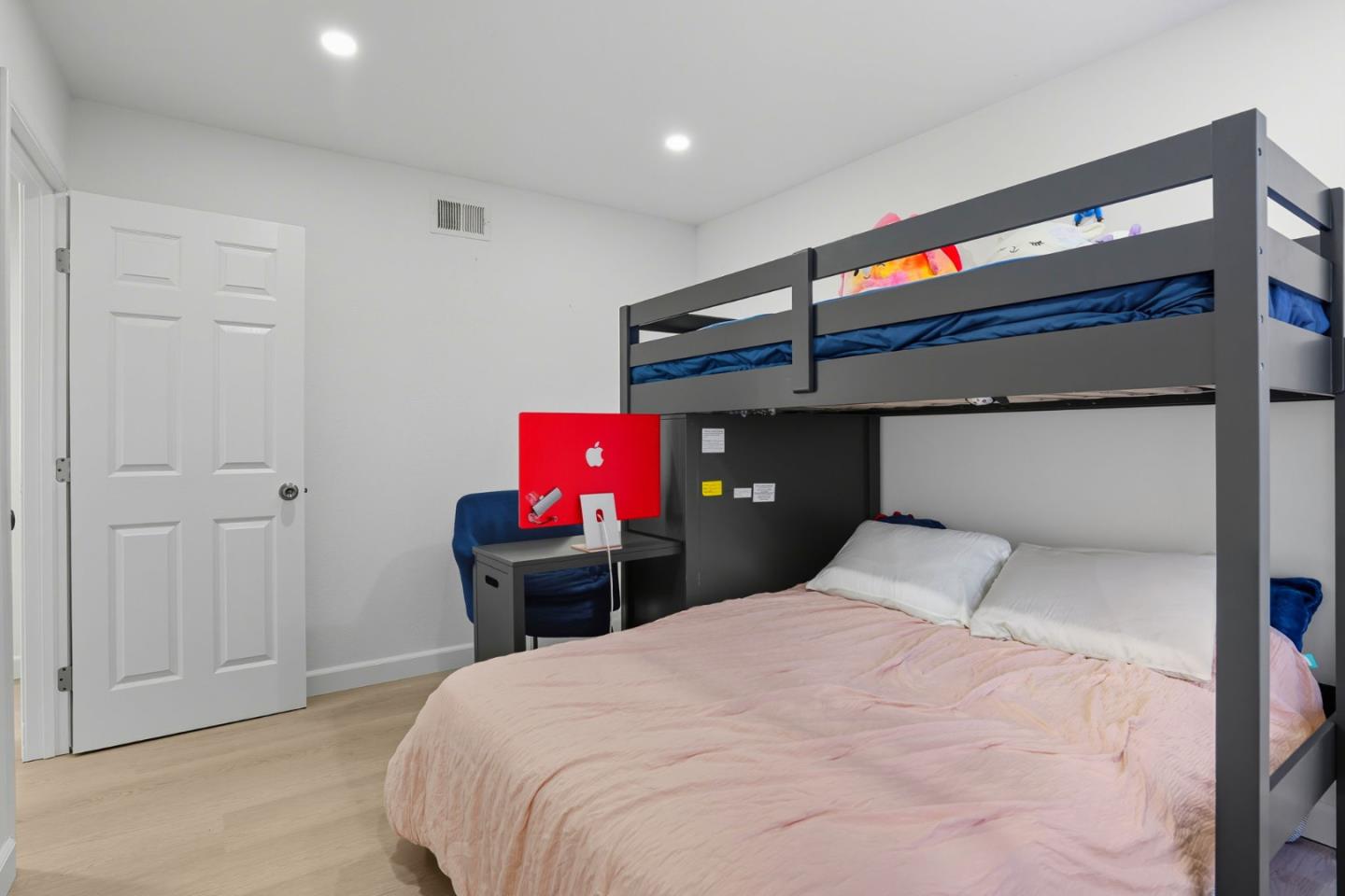 Detail Gallery Image 14 of 31 For 5068 Calwa Ct, San Jose,  CA 95111 - 4 Beds | 3 Baths