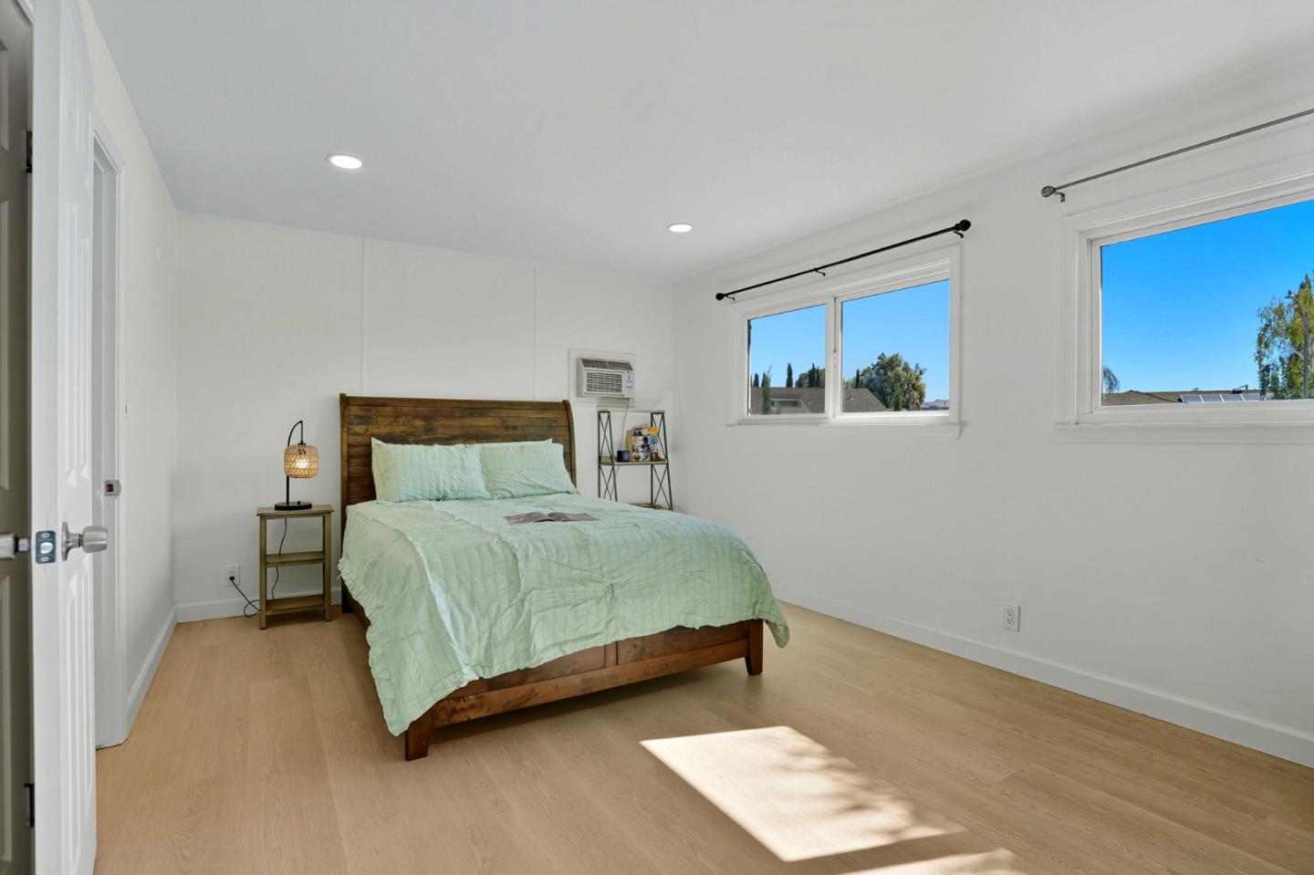 Detail Gallery Image 17 of 31 For 5068 Calwa Ct, San Jose,  CA 95111 - 4 Beds | 3 Baths