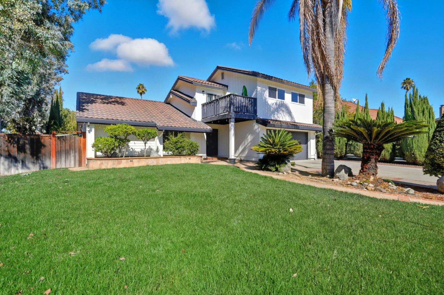 Detail Gallery Image 2 of 31 For 5068 Calwa Ct, San Jose,  CA 95111 - 4 Beds | 3 Baths