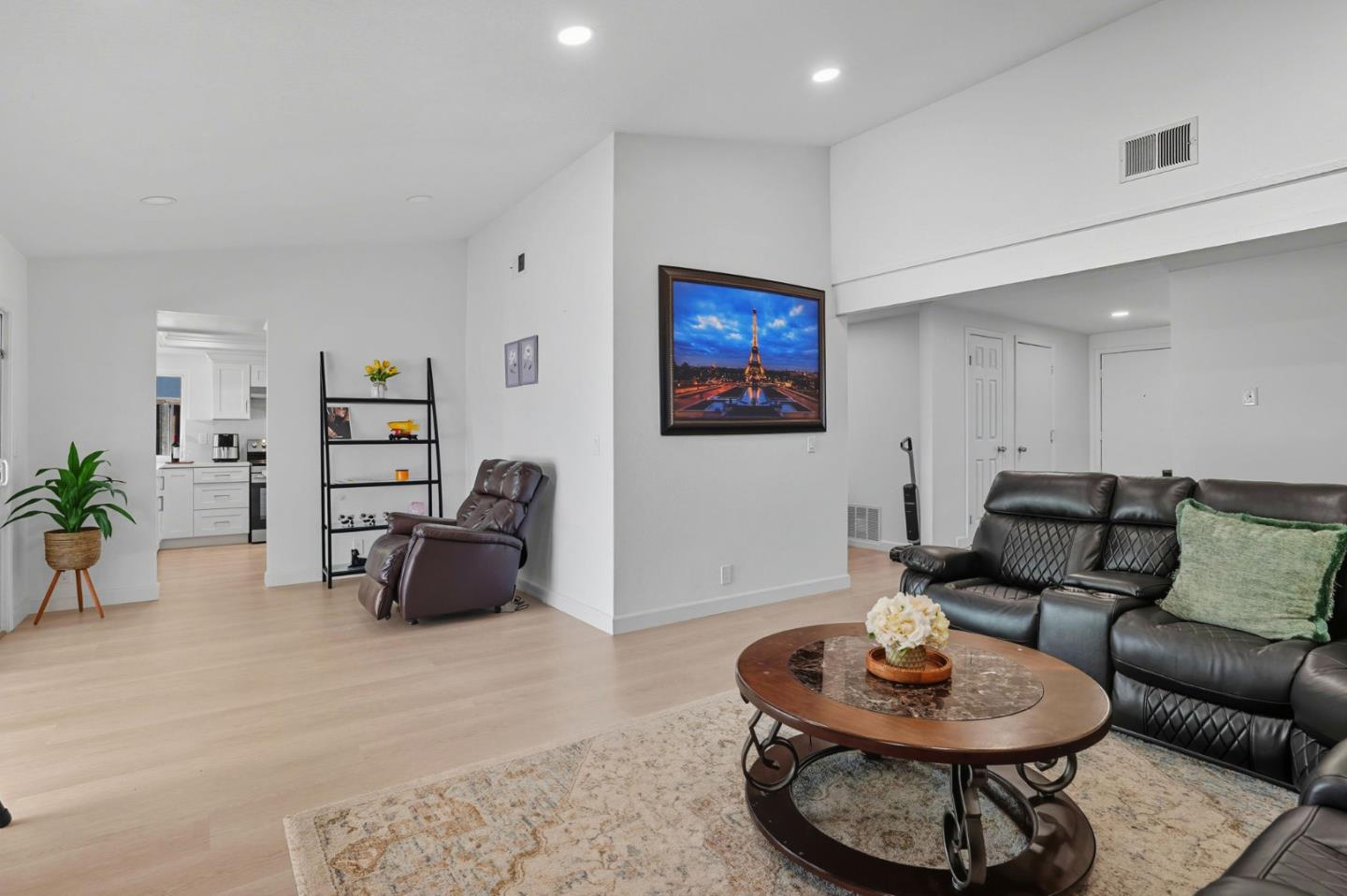 Detail Gallery Image 6 of 31 For 5068 Calwa Ct, San Jose,  CA 95111 - 4 Beds | 3 Baths