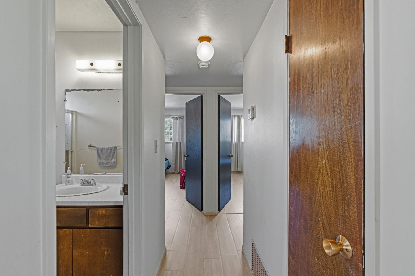 Detail Gallery Image 11 of 28 For 208 3rd Ave, Redwood City,  CA 94063 - – Beds | – Baths