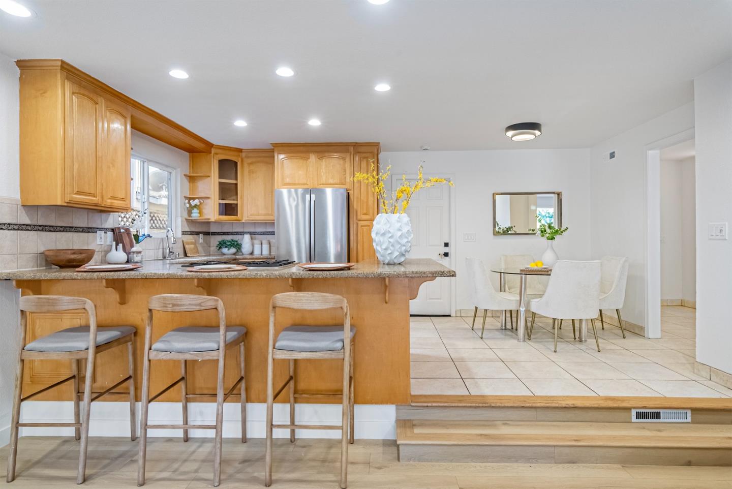 Detail Gallery Image 12 of 42 For 415 Conestoga Way, San Jose,  CA 95123 - 5 Beds | 2 Baths