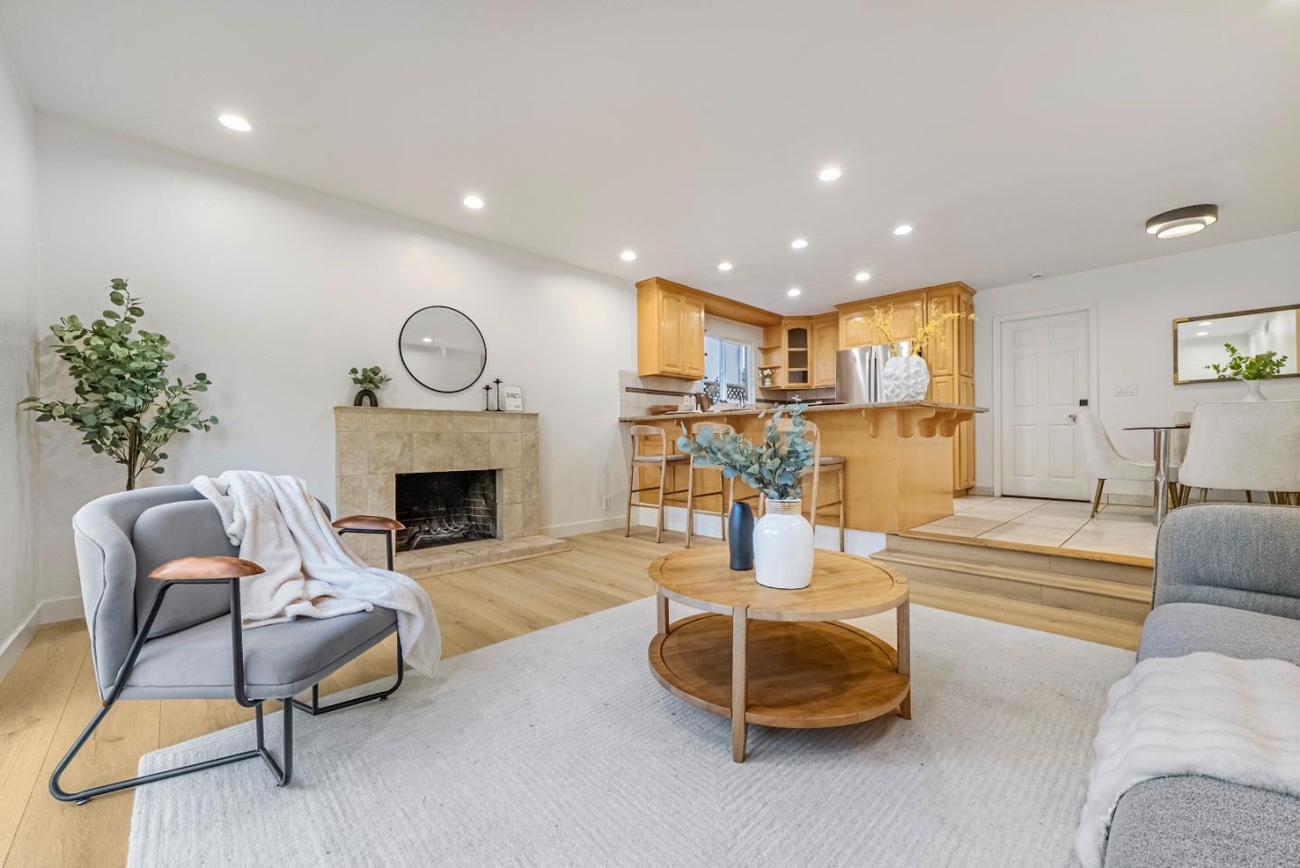 Detail Gallery Image 15 of 42 For 415 Conestoga Way, San Jose,  CA 95123 - 5 Beds | 2 Baths