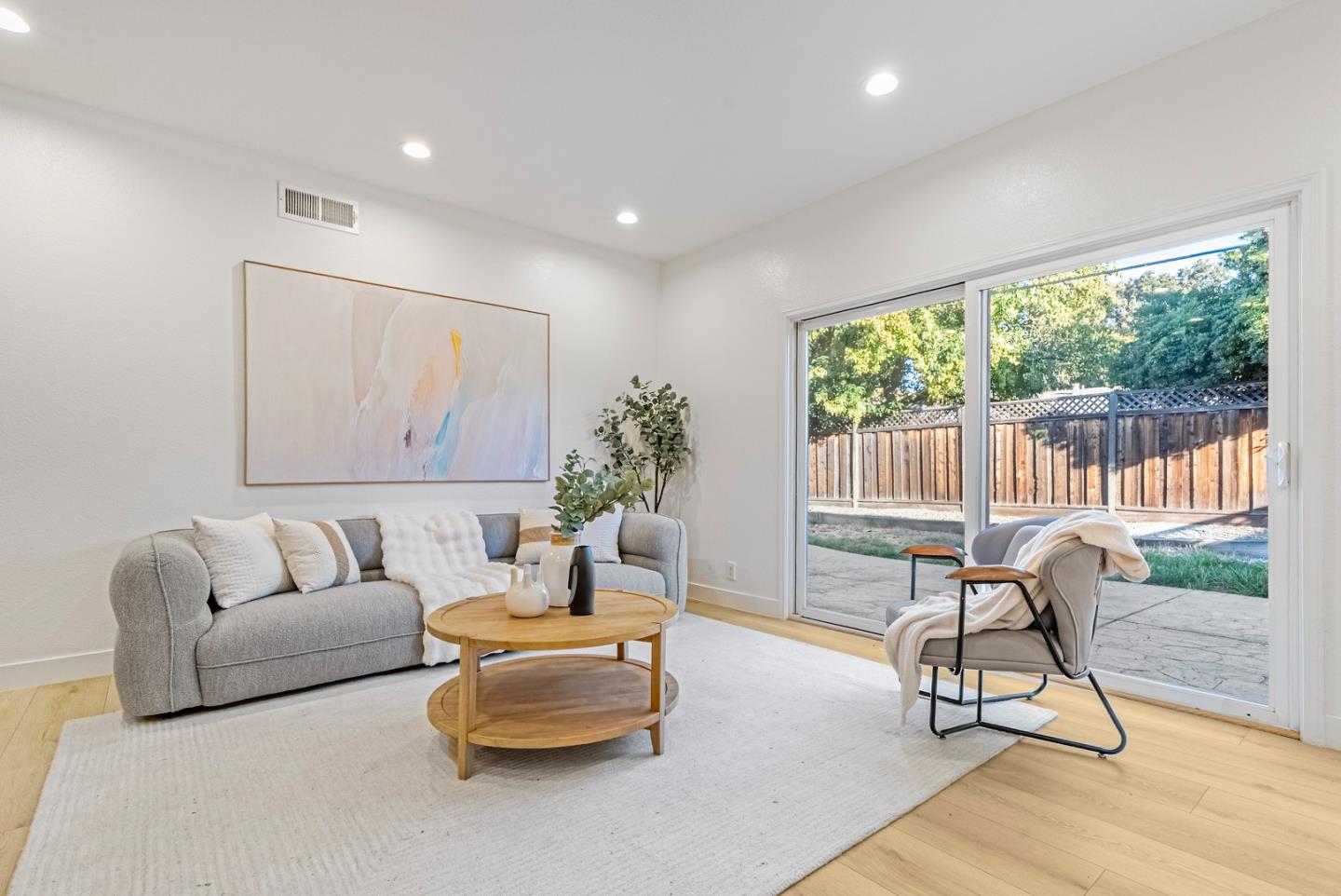 Detail Gallery Image 16 of 42 For 415 Conestoga Way, San Jose,  CA 95123 - 5 Beds | 2 Baths