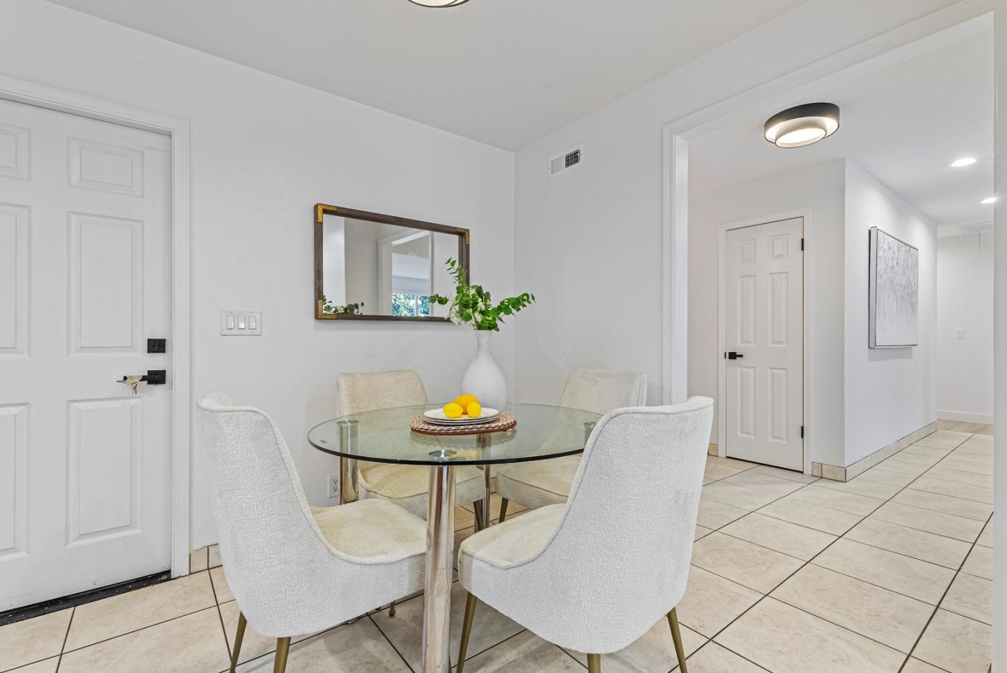 Detail Gallery Image 18 of 42 For 415 Conestoga Way, San Jose,  CA 95123 - 5 Beds | 2 Baths