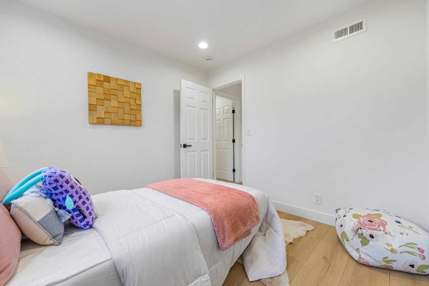 Detail Gallery Image 26 of 42 For 415 Conestoga Way, San Jose,  CA 95123 - 5 Beds | 2 Baths