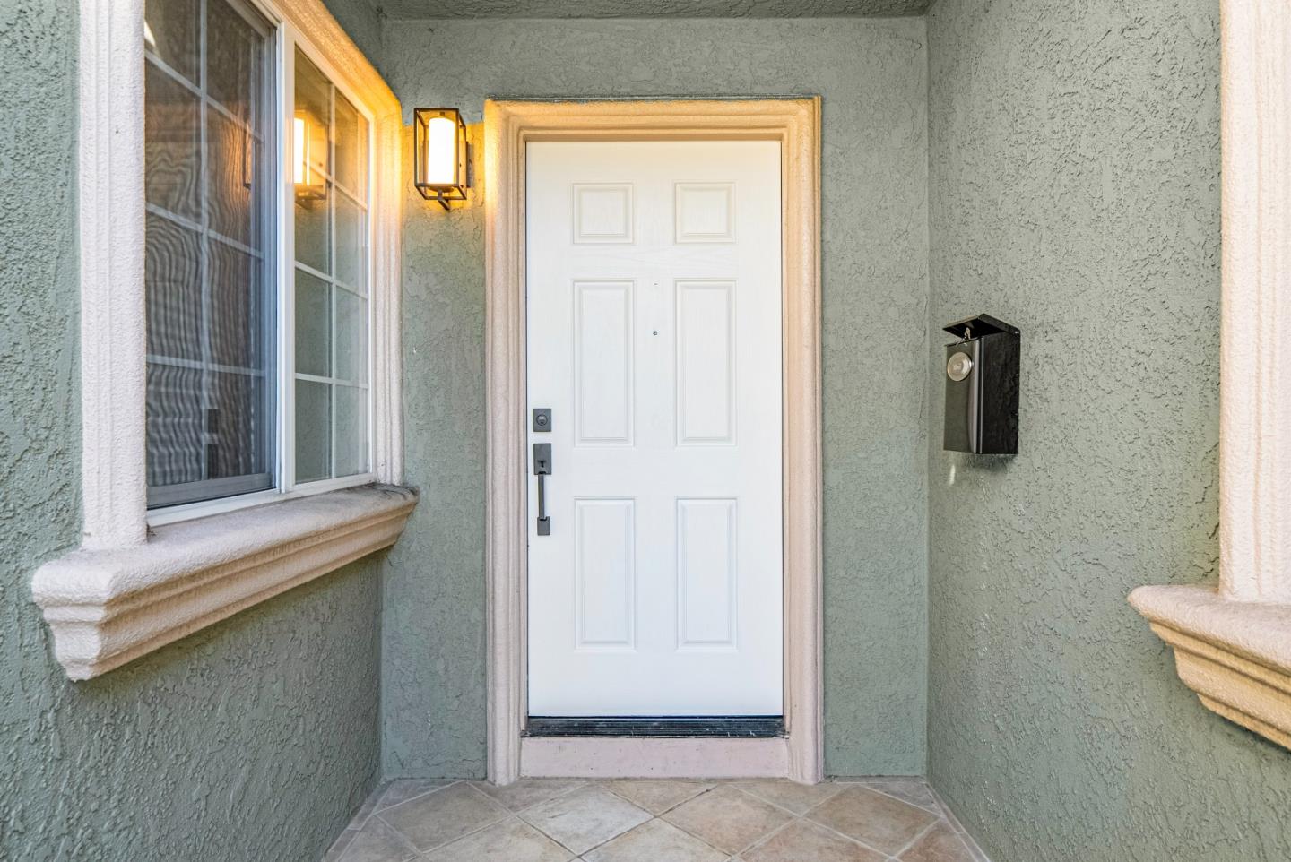 Detail Gallery Image 4 of 42 For 415 Conestoga Way, San Jose,  CA 95123 - 5 Beds | 2 Baths