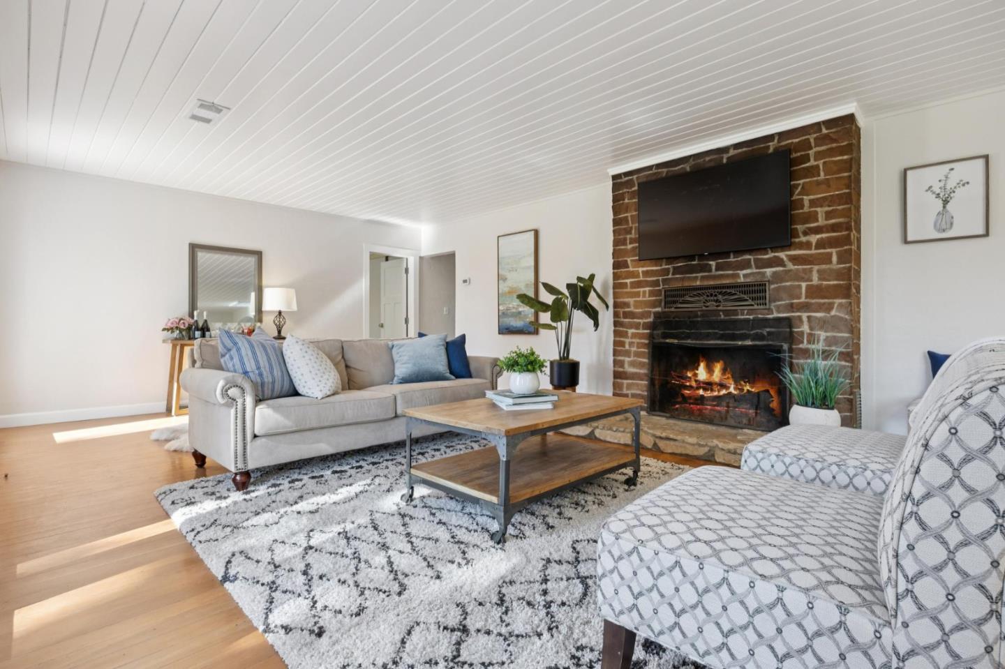 Detail Gallery Image 7 of 58 For 22430 Summit Rd, Los Gatos,  CA 95033 - 3 Beds | 2 Baths