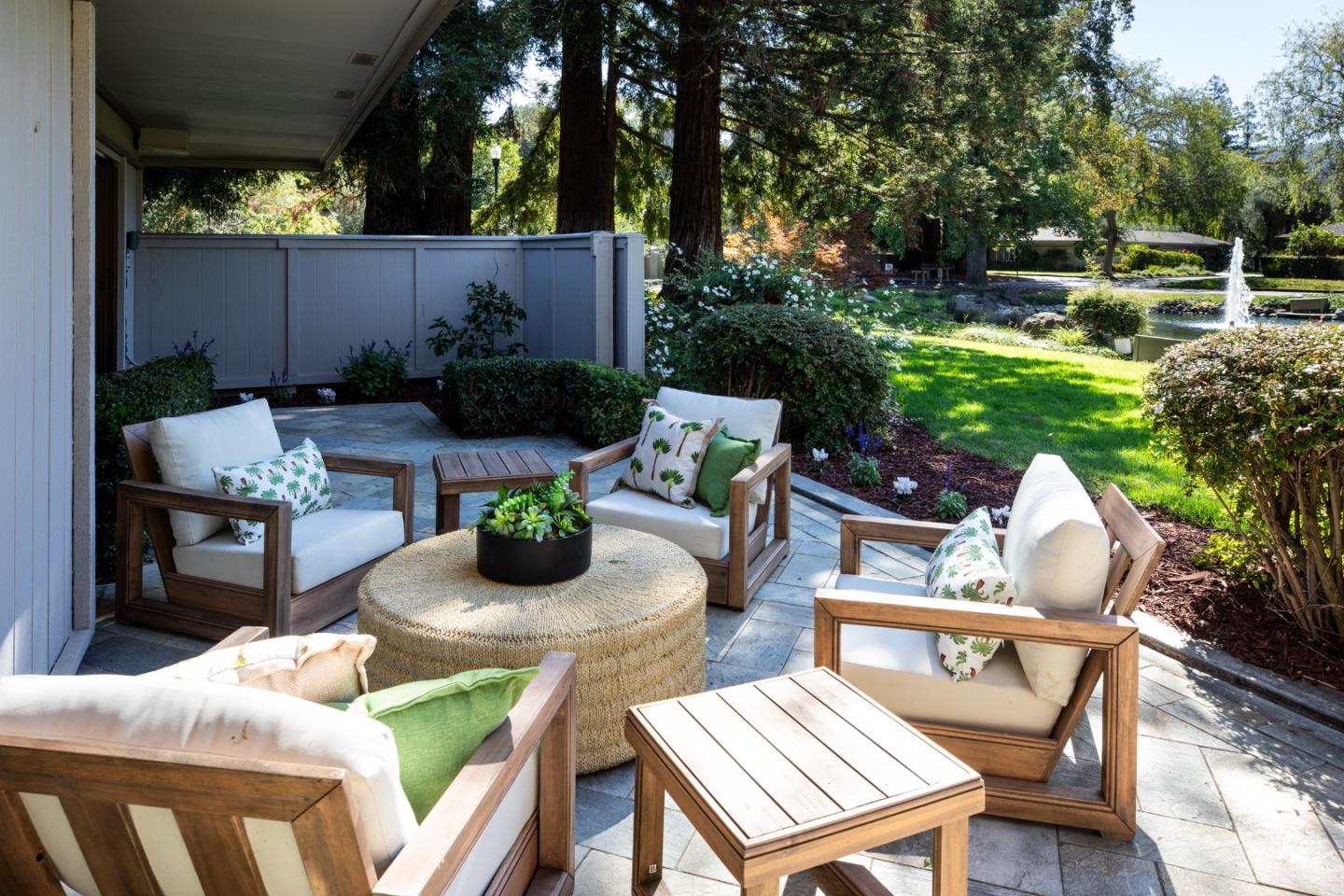 Detail Gallery Image 10 of 38 For 23 Bay Tree Ln, Los Altos,  CA 94022 - 2 Beds | 2 Baths