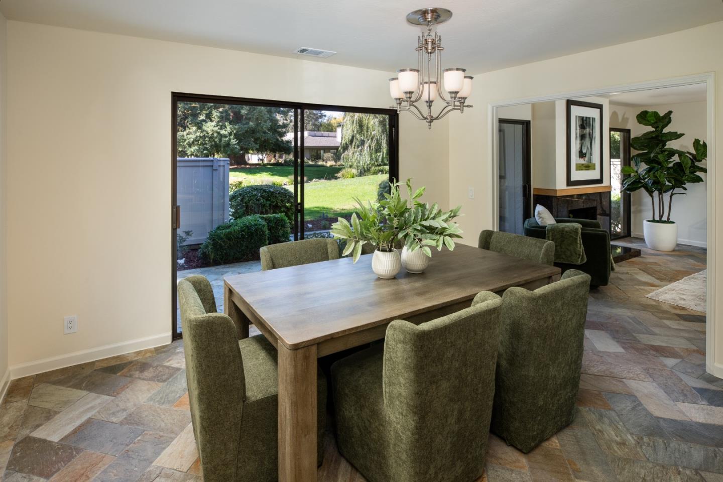 Detail Gallery Image 18 of 38 For 23 Bay Tree Ln, Los Altos,  CA 94022 - 2 Beds | 2 Baths