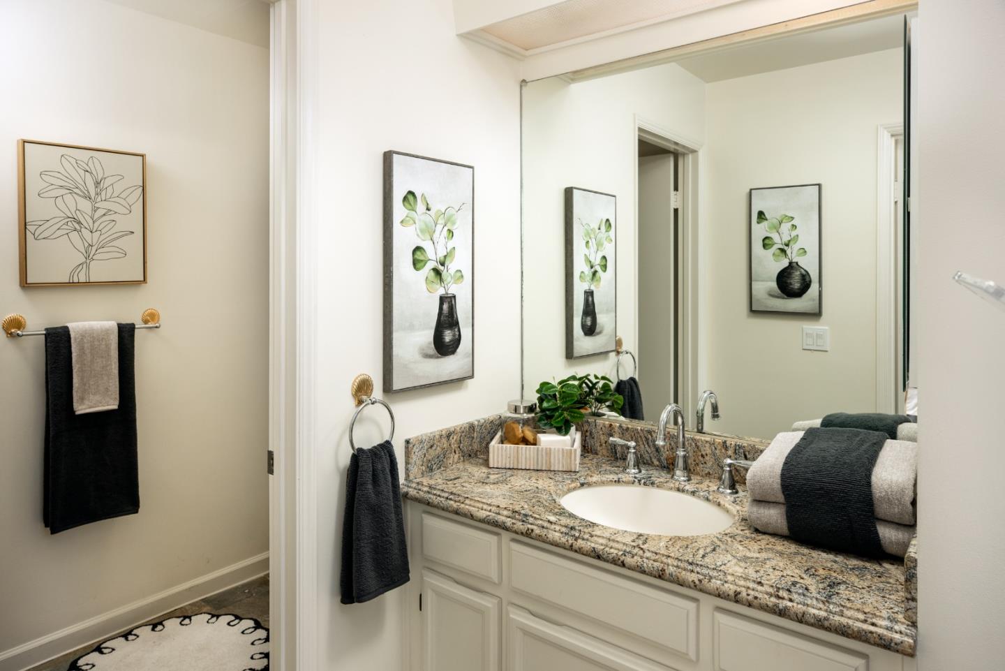 Detail Gallery Image 28 of 38 For 23 Bay Tree Ln, Los Altos,  CA 94022 - 2 Beds | 2 Baths