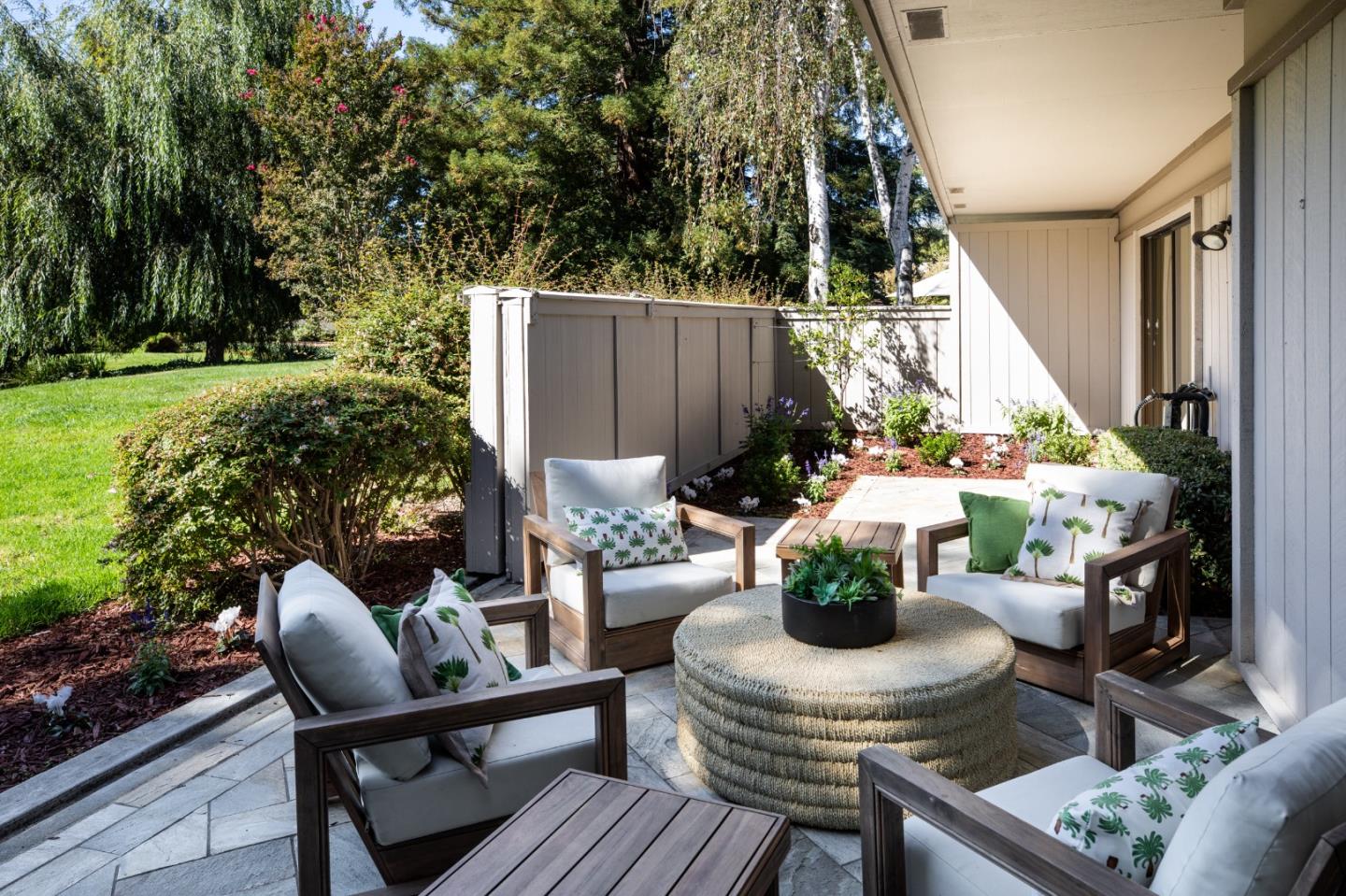 Detail Gallery Image 9 of 38 For 23 Bay Tree Ln, Los Altos,  CA 94022 - 2 Beds | 2 Baths