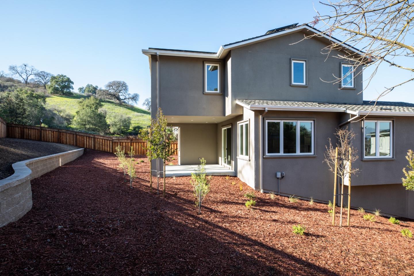 Detail Gallery Image 6 of 9 For 6216 Glendora Ct, San Jose,  CA 95123 - 4 Beds | 3/1 Baths