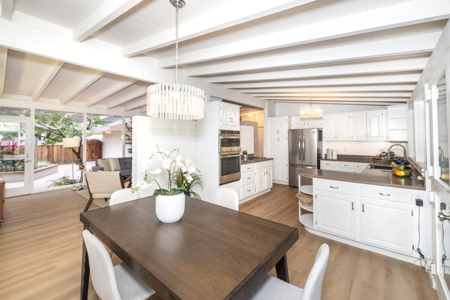 Detail Gallery Image 14 of 39 For 3141 David Ct, Palo Alto,  CA 94303 - 3 Beds | 2 Baths