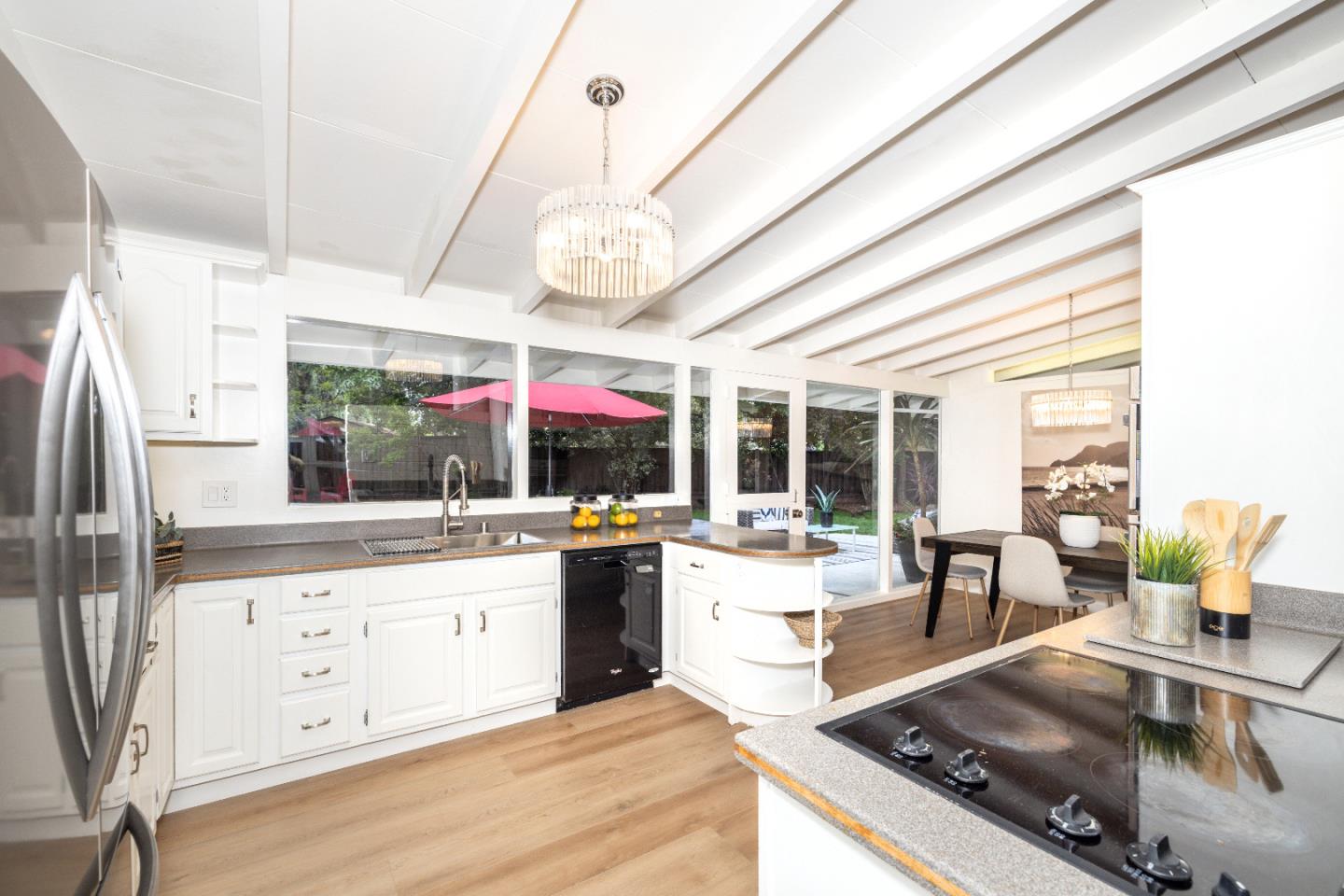 Detail Gallery Image 18 of 39 For 3141 David Ct, Palo Alto,  CA 94303 - 3 Beds | 2 Baths