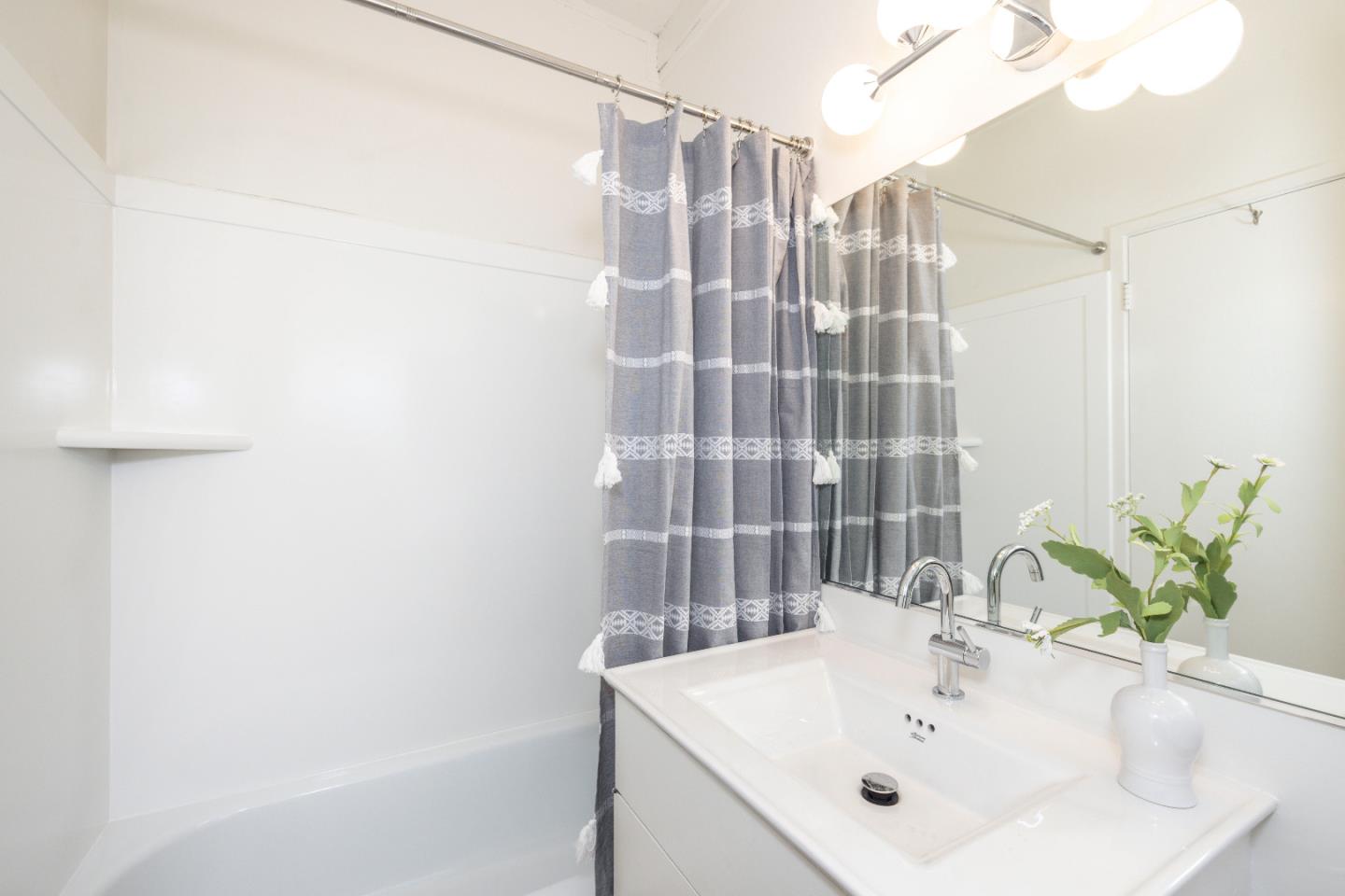 Detail Gallery Image 21 of 39 For 3141 David Ct, Palo Alto,  CA 94303 - 3 Beds | 2 Baths