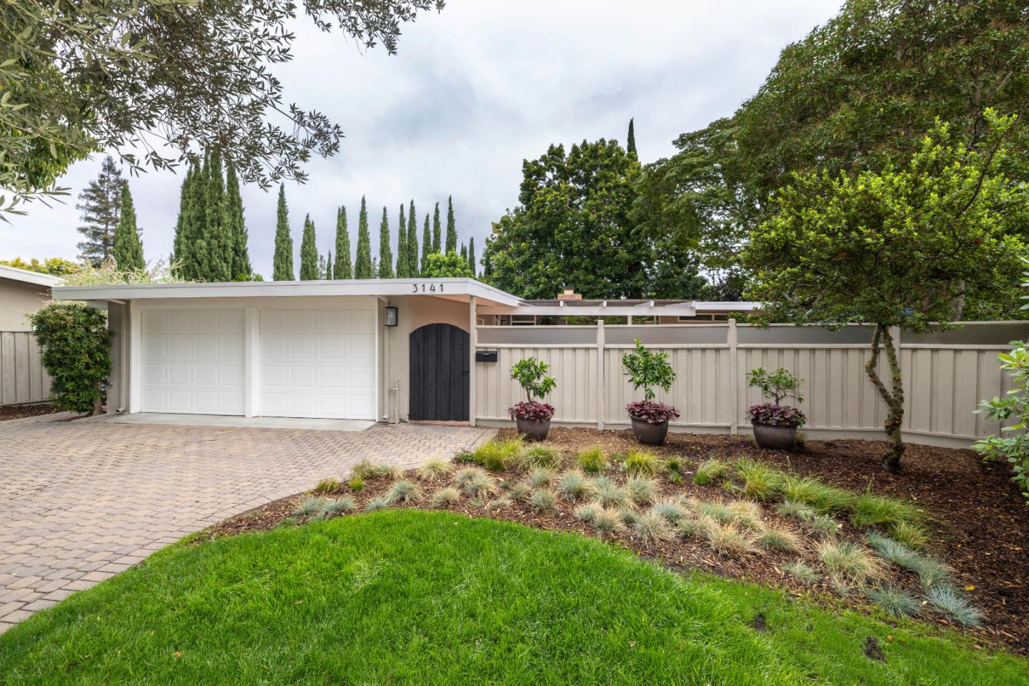 Detail Gallery Image 3 of 39 For 3141 David Ct, Palo Alto,  CA 94303 - 3 Beds | 2 Baths