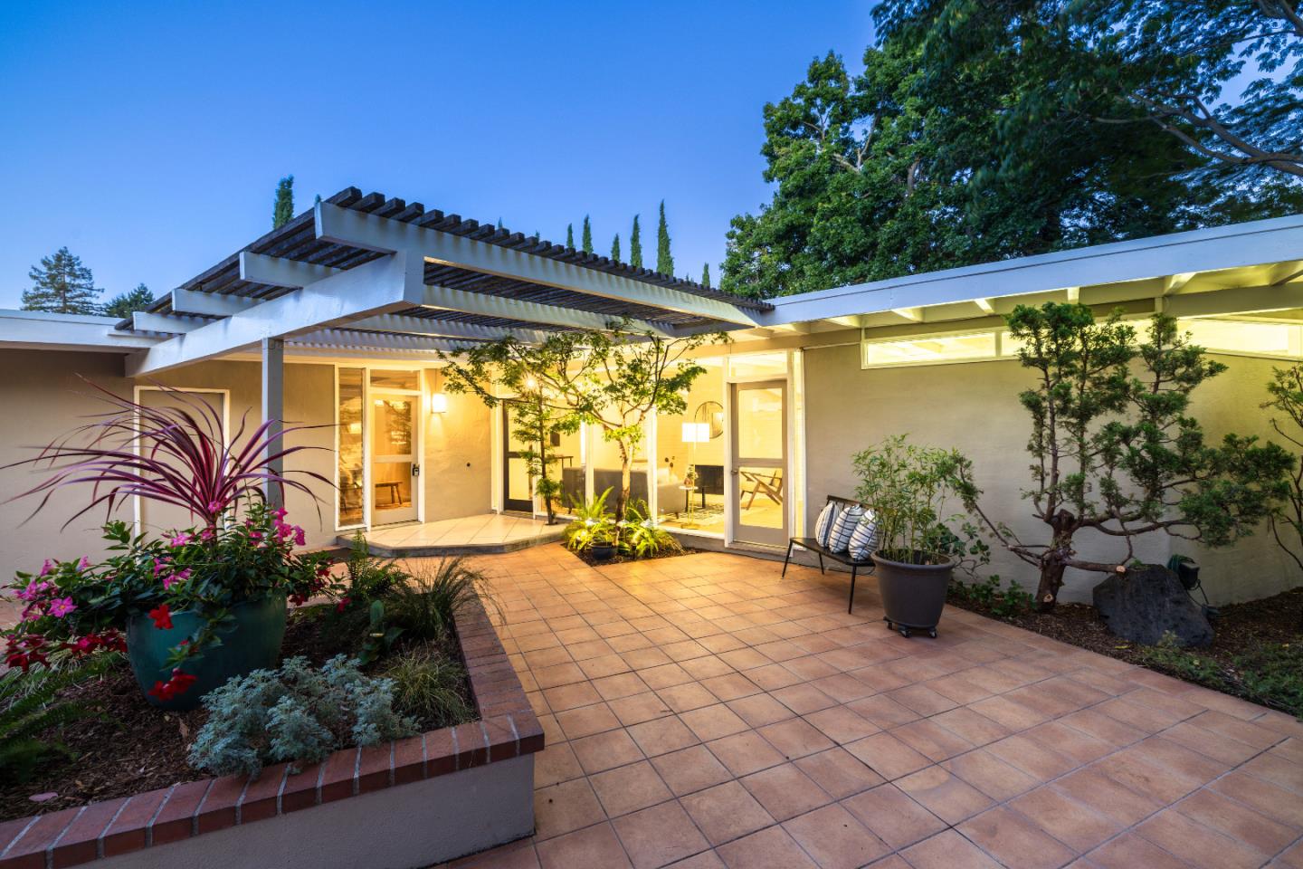 Detail Gallery Image 34 of 39 For 3141 David Ct, Palo Alto,  CA 94303 - 3 Beds | 2 Baths