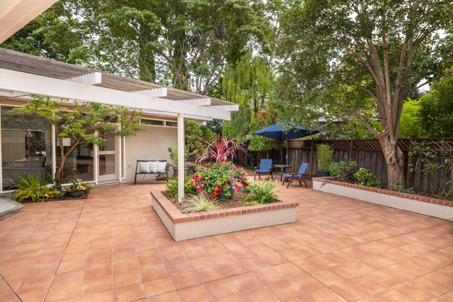 Detail Gallery Image 4 of 39 For 3141 David Ct, Palo Alto,  CA 94303 - 3 Beds | 2 Baths