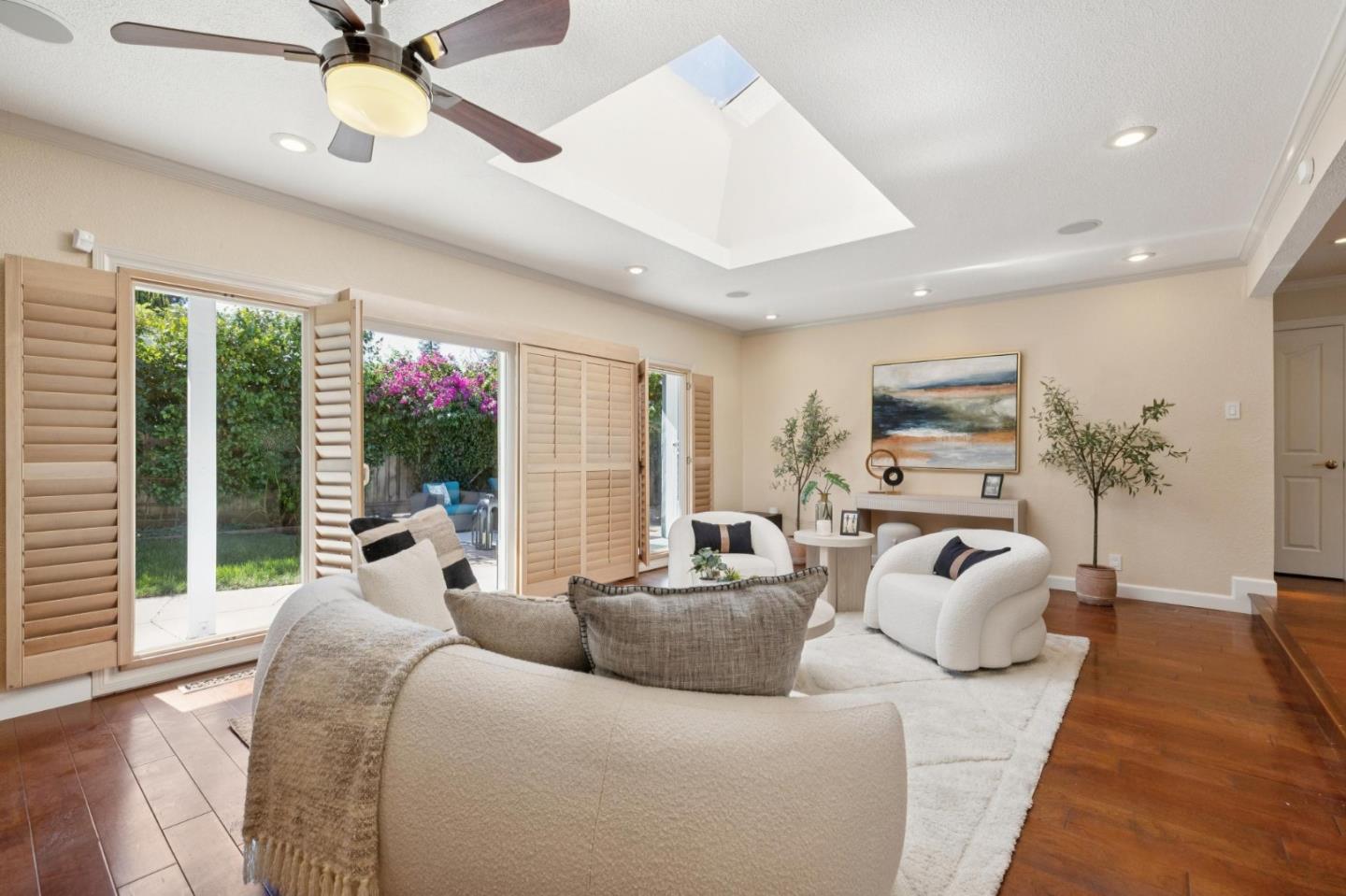 Detail Gallery Image 10 of 31 For 572 Cypress St, Redwood City,  CA 94061 - 3 Beds | 2 Baths