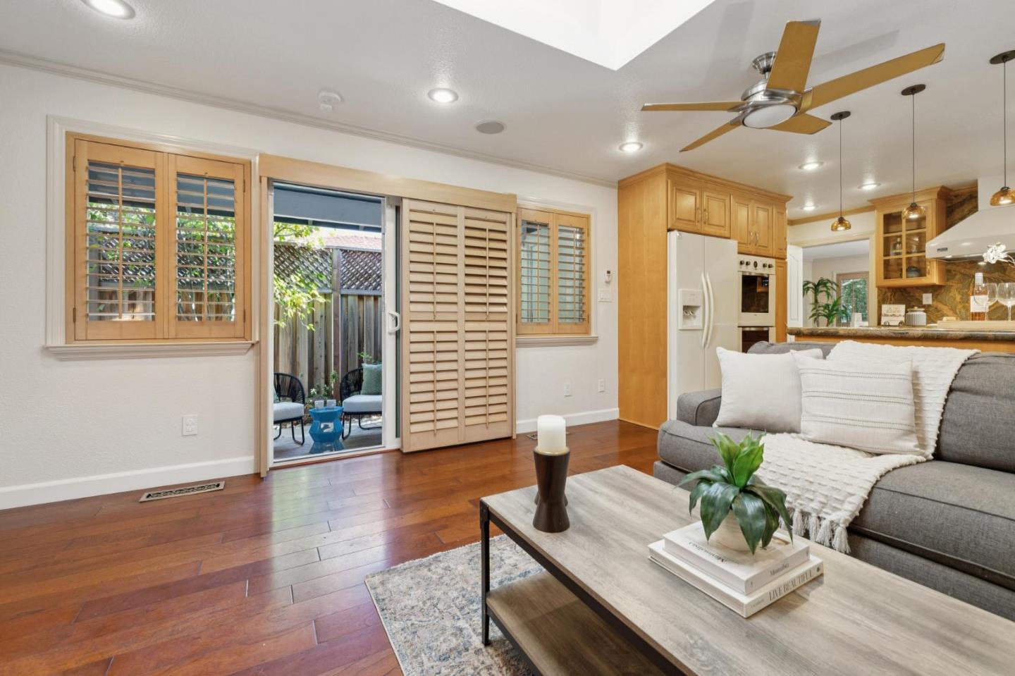 Detail Gallery Image 19 of 31 For 572 Cypress St, Redwood City,  CA 94061 - 3 Beds | 2 Baths