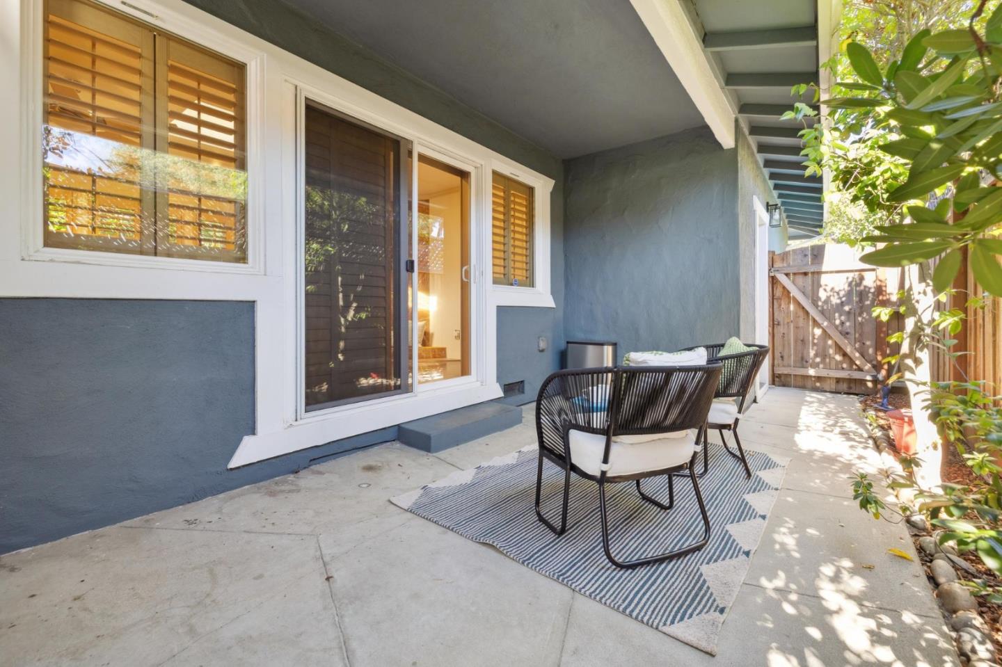 Detail Gallery Image 20 of 31 For 572 Cypress St, Redwood City,  CA 94061 - 3 Beds | 2 Baths