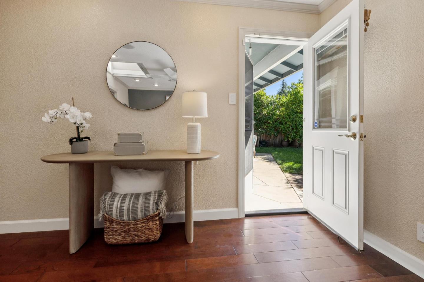 Detail Gallery Image 23 of 31 For 572 Cypress St, Redwood City,  CA 94061 - 3 Beds | 2 Baths