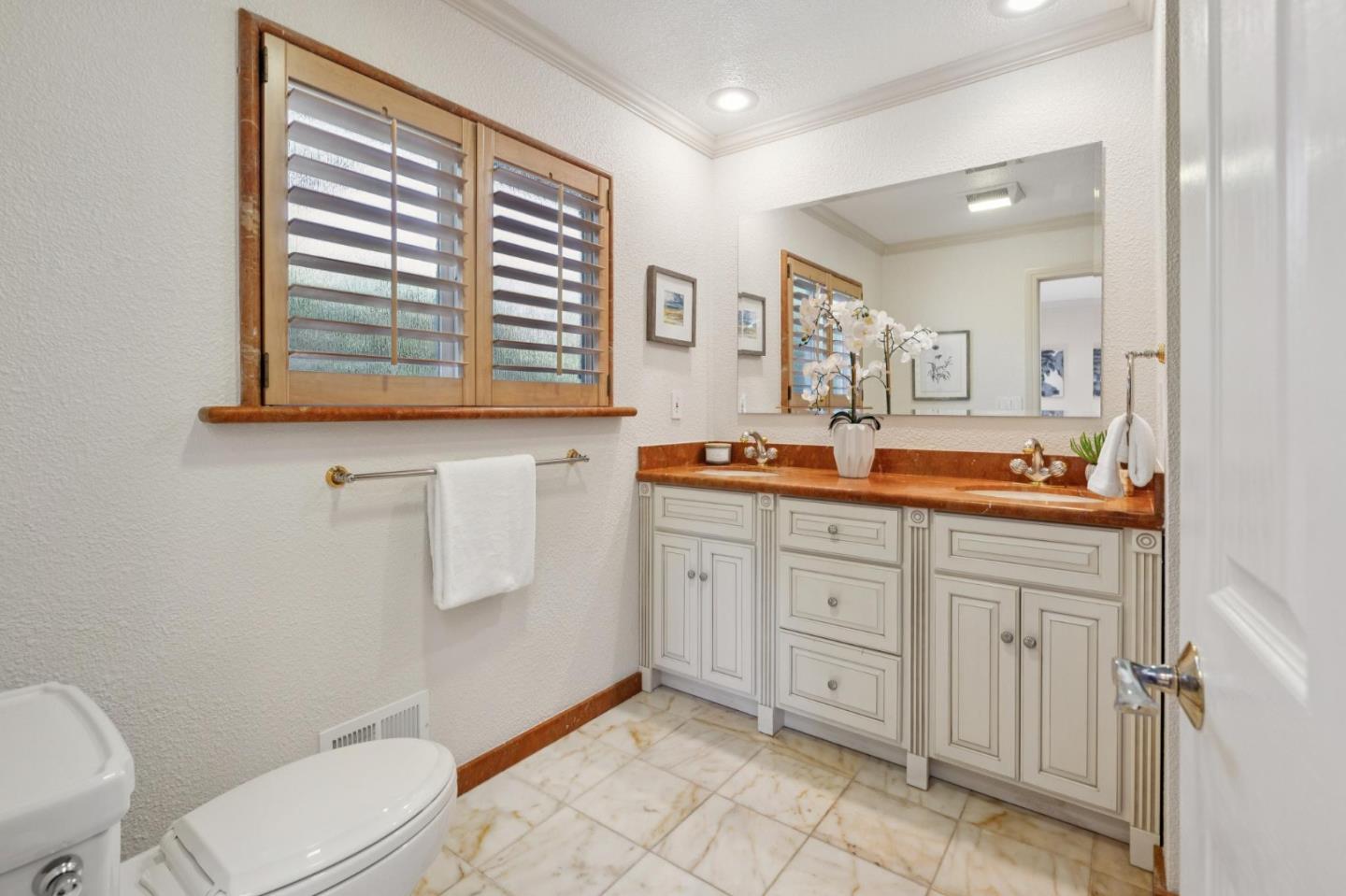 Detail Gallery Image 24 of 31 For 572 Cypress St, Redwood City,  CA 94061 - 3 Beds | 2 Baths