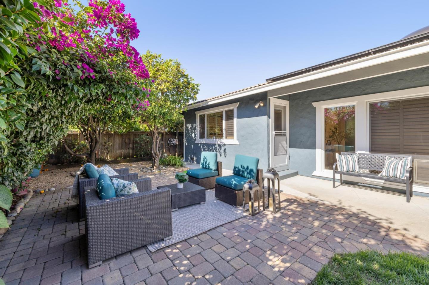 Detail Gallery Image 29 of 31 For 572 Cypress St, Redwood City,  CA 94061 - 3 Beds | 2 Baths