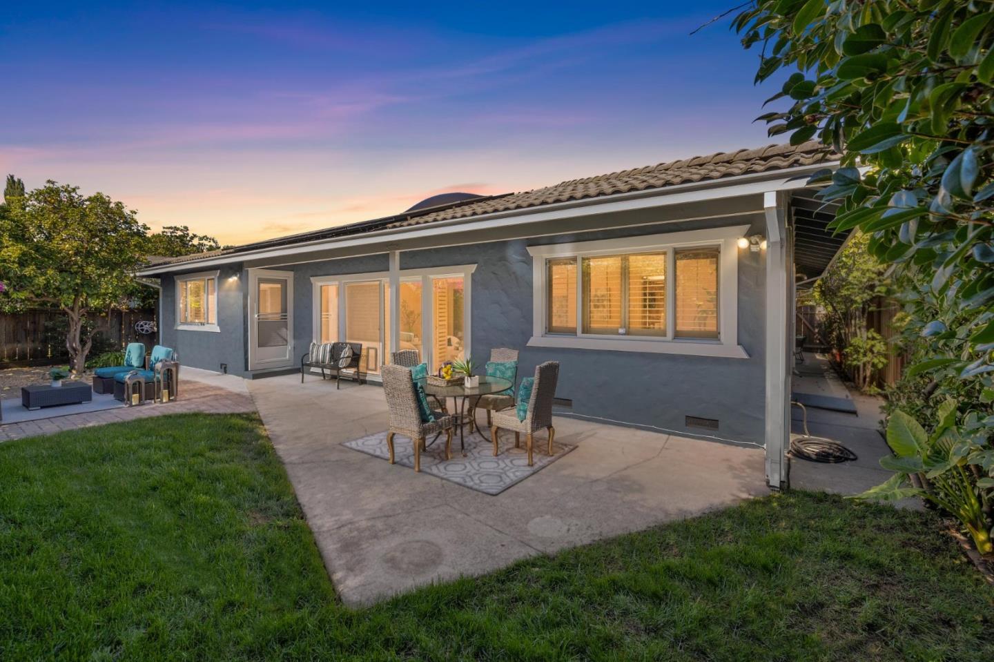 Detail Gallery Image 30 of 31 For 572 Cypress St, Redwood City,  CA 94061 - 3 Beds | 2 Baths