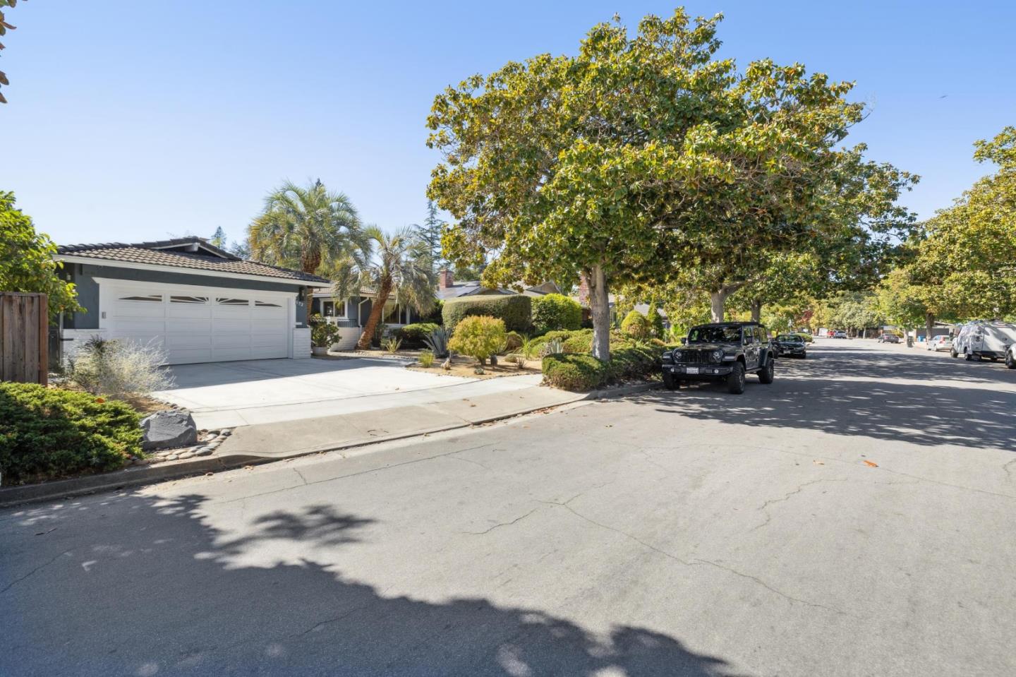 Detail Gallery Image 5 of 31 For 572 Cypress St, Redwood City,  CA 94061 - 3 Beds | 2 Baths