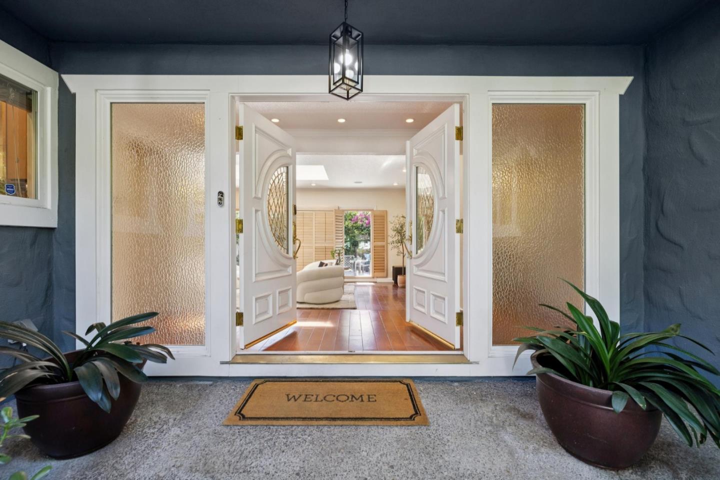 Detail Gallery Image 7 of 31 For 572 Cypress St, Redwood City,  CA 94061 - 3 Beds | 2 Baths