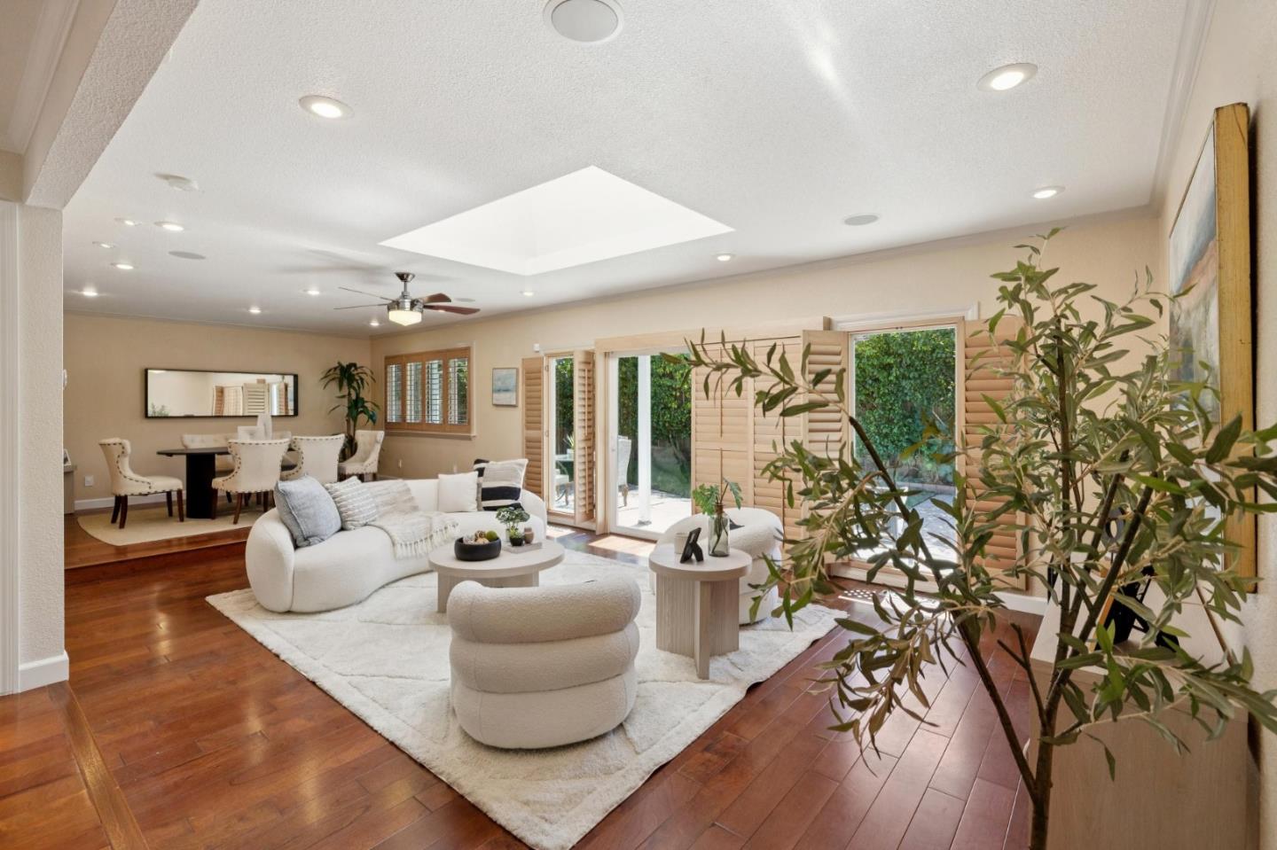 Detail Gallery Image 9 of 31 For 572 Cypress St, Redwood City,  CA 94061 - 3 Beds | 2 Baths