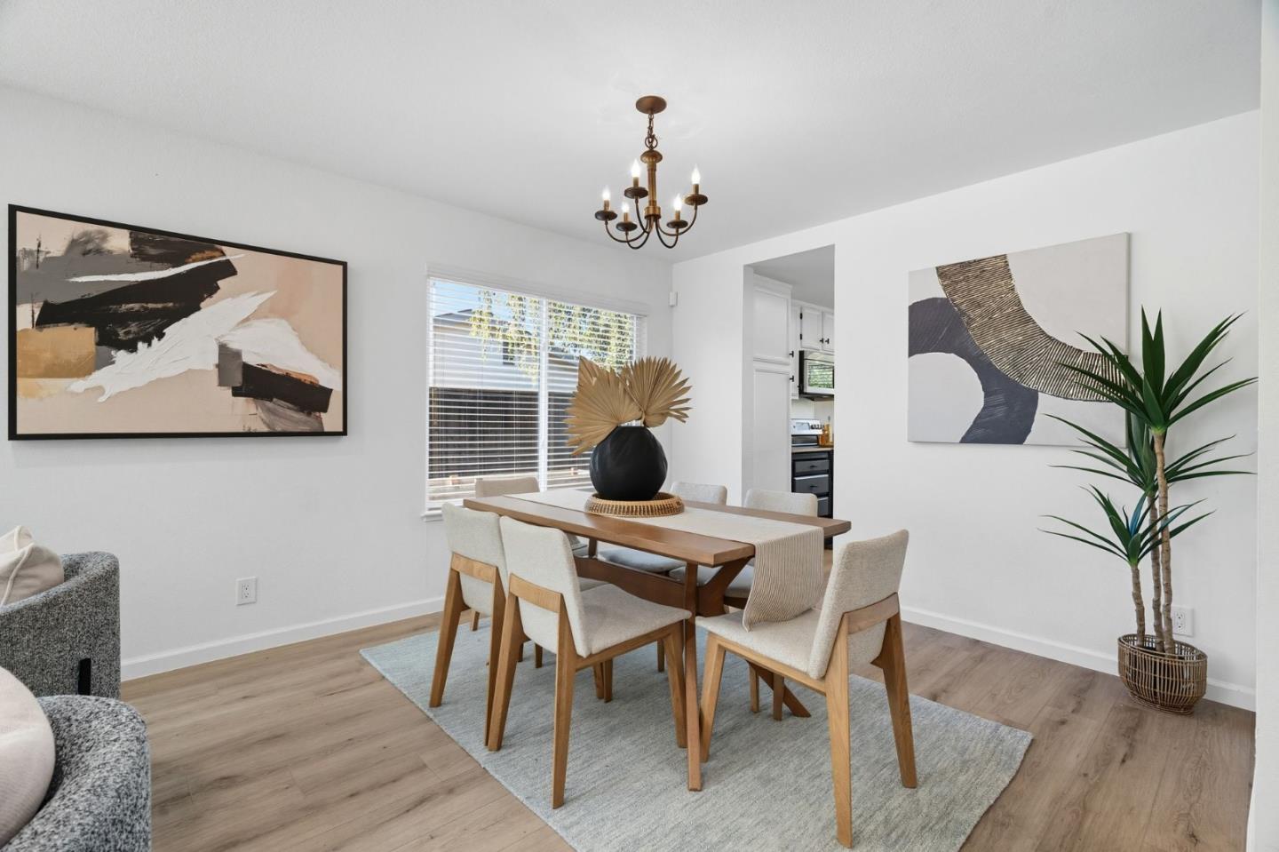 Detail Gallery Image 10 of 48 For 24392 Machado Ct, Hayward,  CA 94541 - 4 Beds | 2/1 Baths