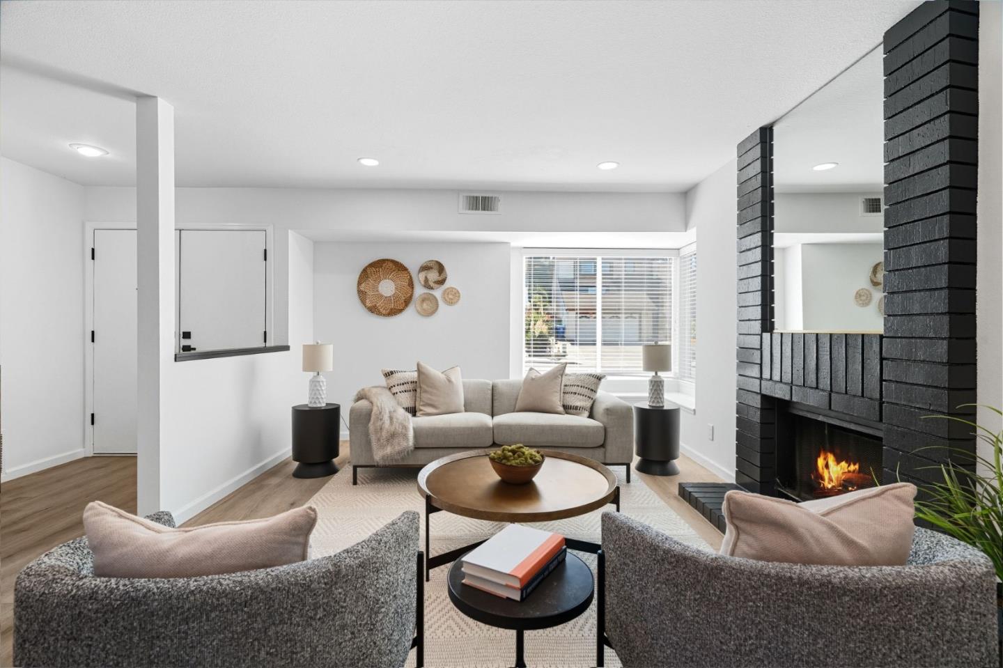 Detail Gallery Image 8 of 48 For 24392 Machado Ct, Hayward,  CA 94541 - 4 Beds | 2/1 Baths