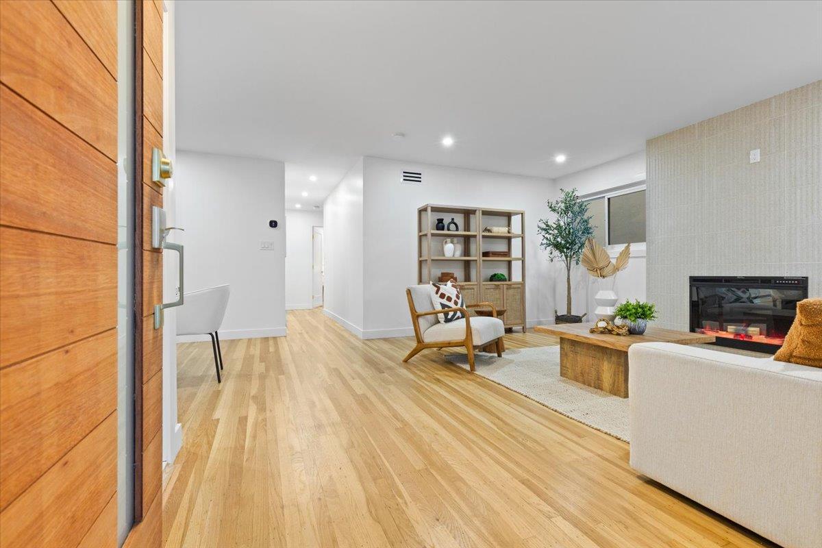 Detail Gallery Image 3 of 26 For 212 Belden Dr, San Jose,  CA 95123 - 3 Beds | 2 Baths