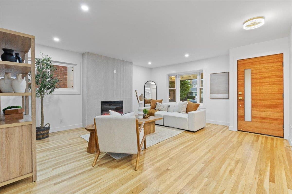 Detail Gallery Image 4 of 26 For 212 Belden Dr, San Jose,  CA 95123 - 3 Beds | 2 Baths