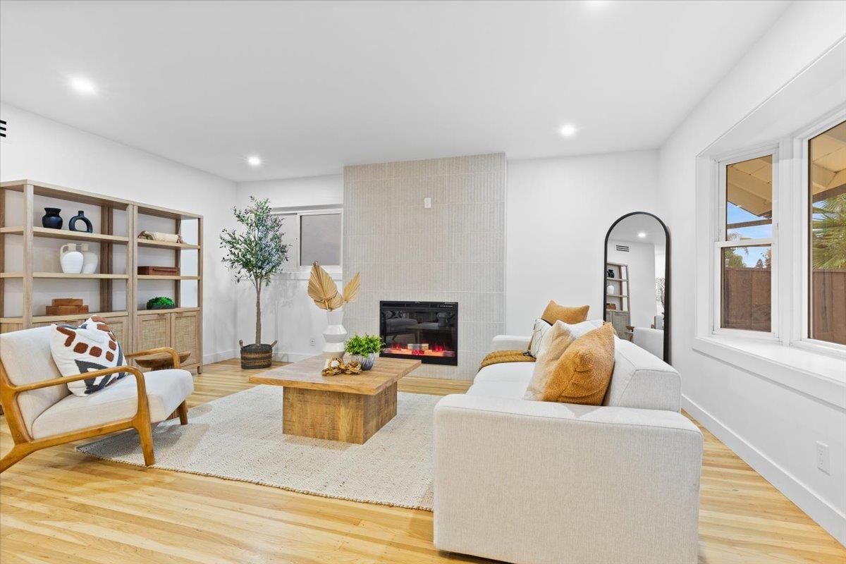 Detail Gallery Image 5 of 26 For 212 Belden Dr, San Jose,  CA 95123 - 3 Beds | 2 Baths