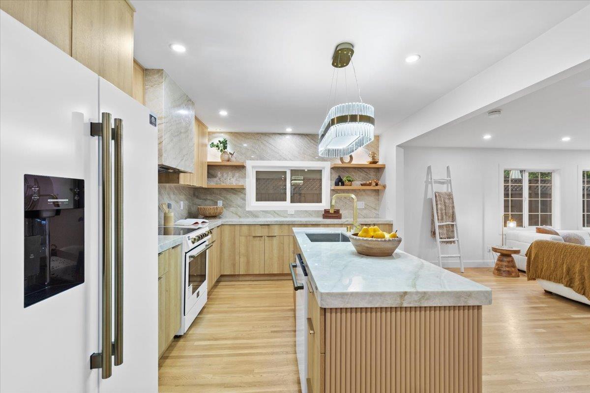 Detail Gallery Image 8 of 26 For 212 Belden Dr, San Jose,  CA 95123 - 3 Beds | 2 Baths