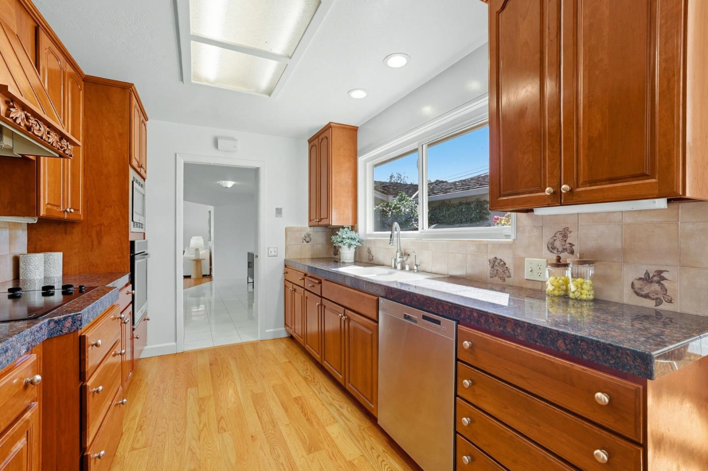 Detail Gallery Image 17 of 39 For 83 Almond Ave, Los Altos,  CA 94022 - 3 Beds | 2/1 Baths