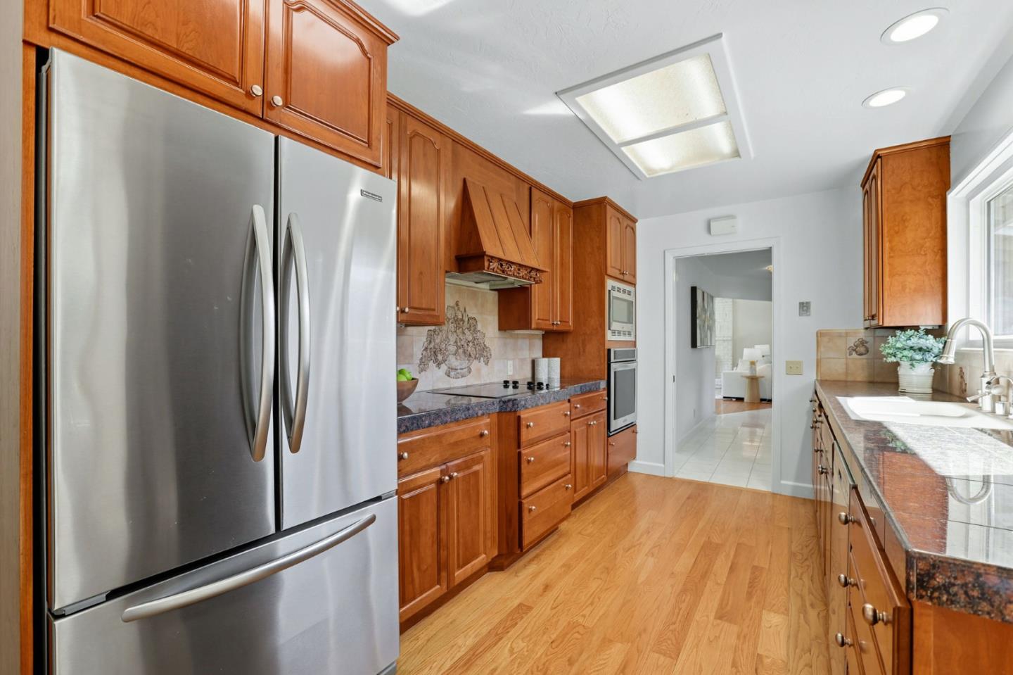 Detail Gallery Image 18 of 39 For 83 Almond Ave, Los Altos,  CA 94022 - 3 Beds | 2/1 Baths