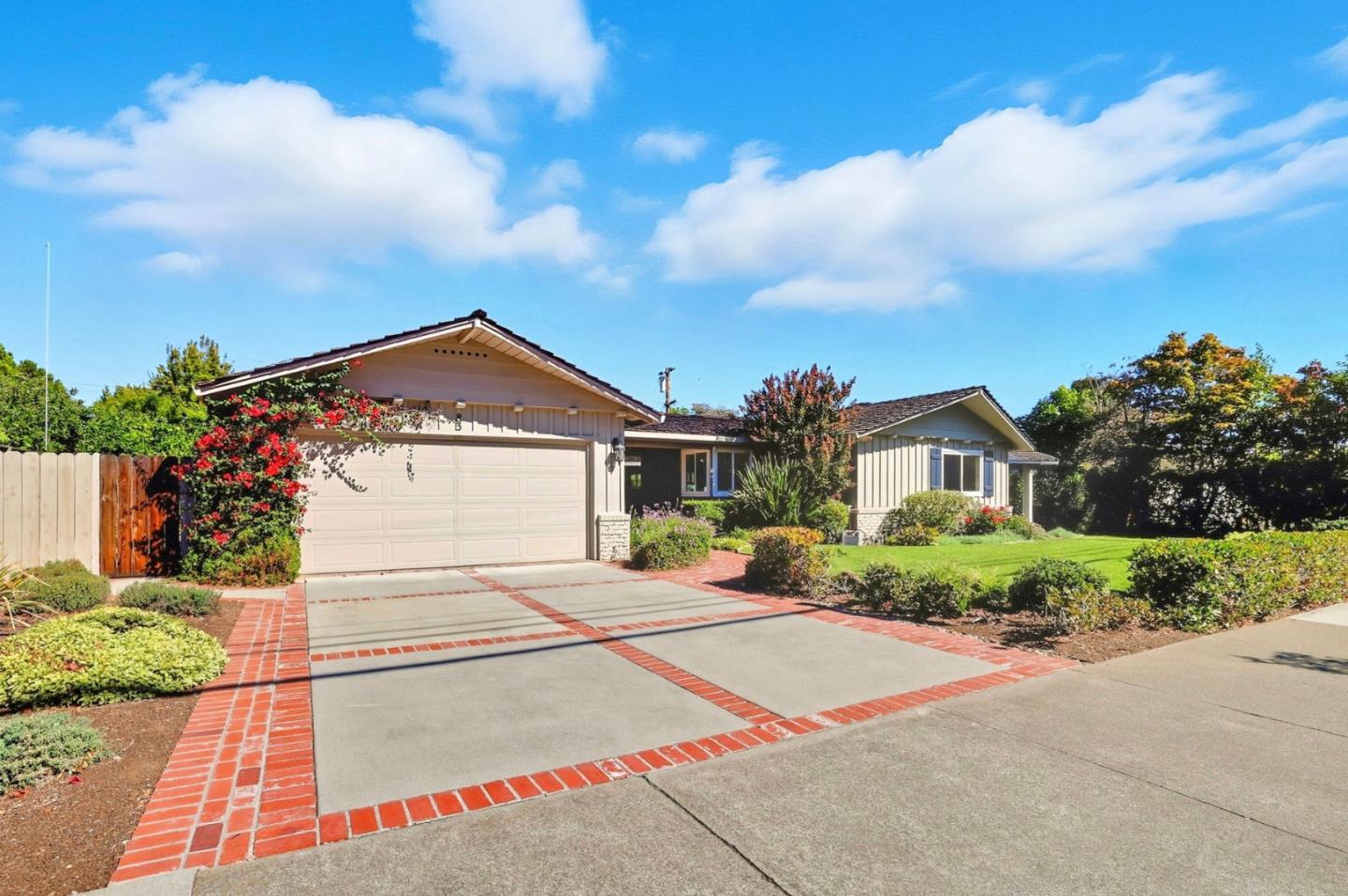 Detail Gallery Image 3 of 39 For 83 Almond Ave, Los Altos,  CA 94022 - 3 Beds | 2/1 Baths