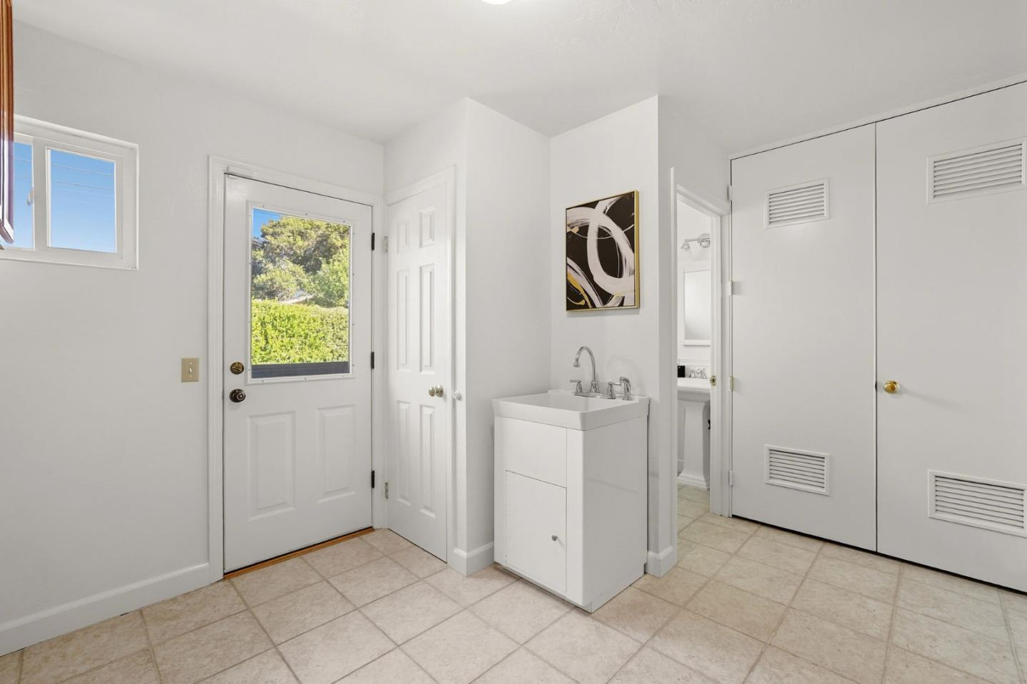 Detail Gallery Image 34 of 39 For 83 Almond Ave, Los Altos,  CA 94022 - 3 Beds | 2/1 Baths