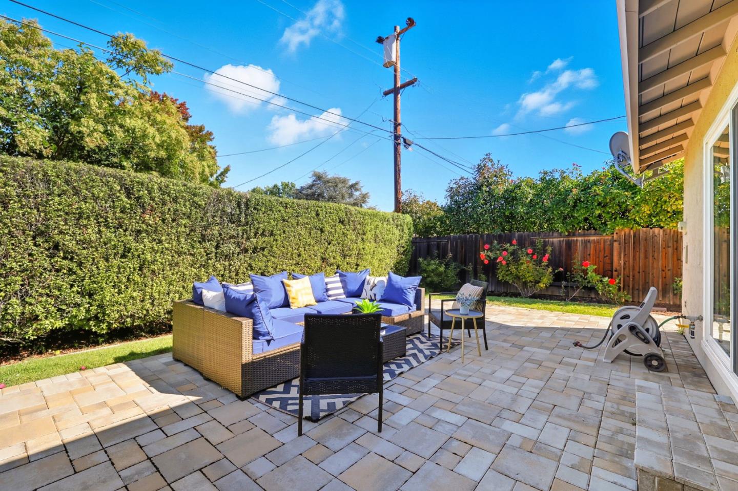 Detail Gallery Image 36 of 39 For 83 Almond Ave, Los Altos,  CA 94022 - 3 Beds | 2/1 Baths