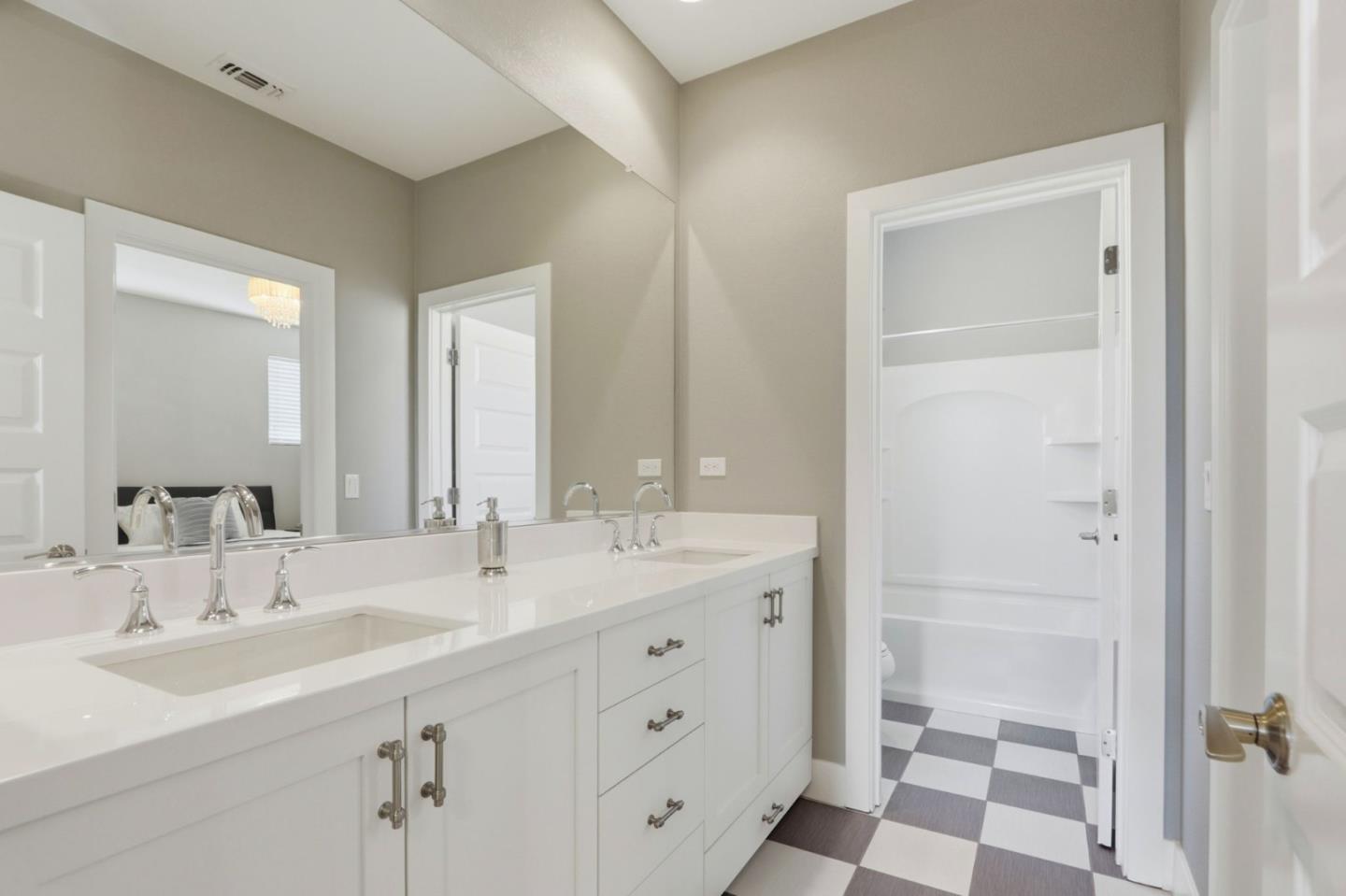 Detail Gallery Image 31 of 44 For 563 Odyssey Ln, Milpitas,  CA 95035 - 4 Beds | 3/1 Baths