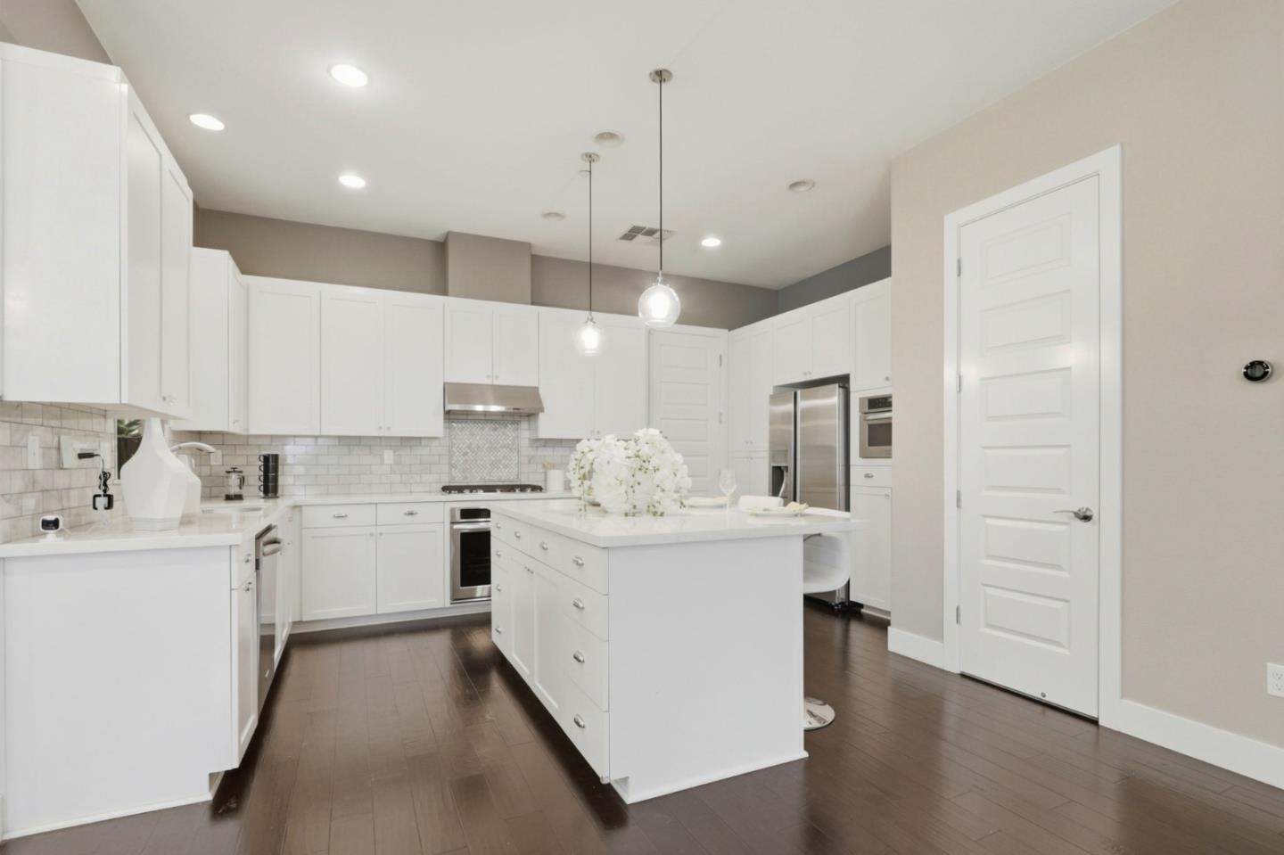 Detail Gallery Image 5 of 44 For 563 Odyssey Ln, Milpitas,  CA 95035 - 4 Beds | 3/1 Baths