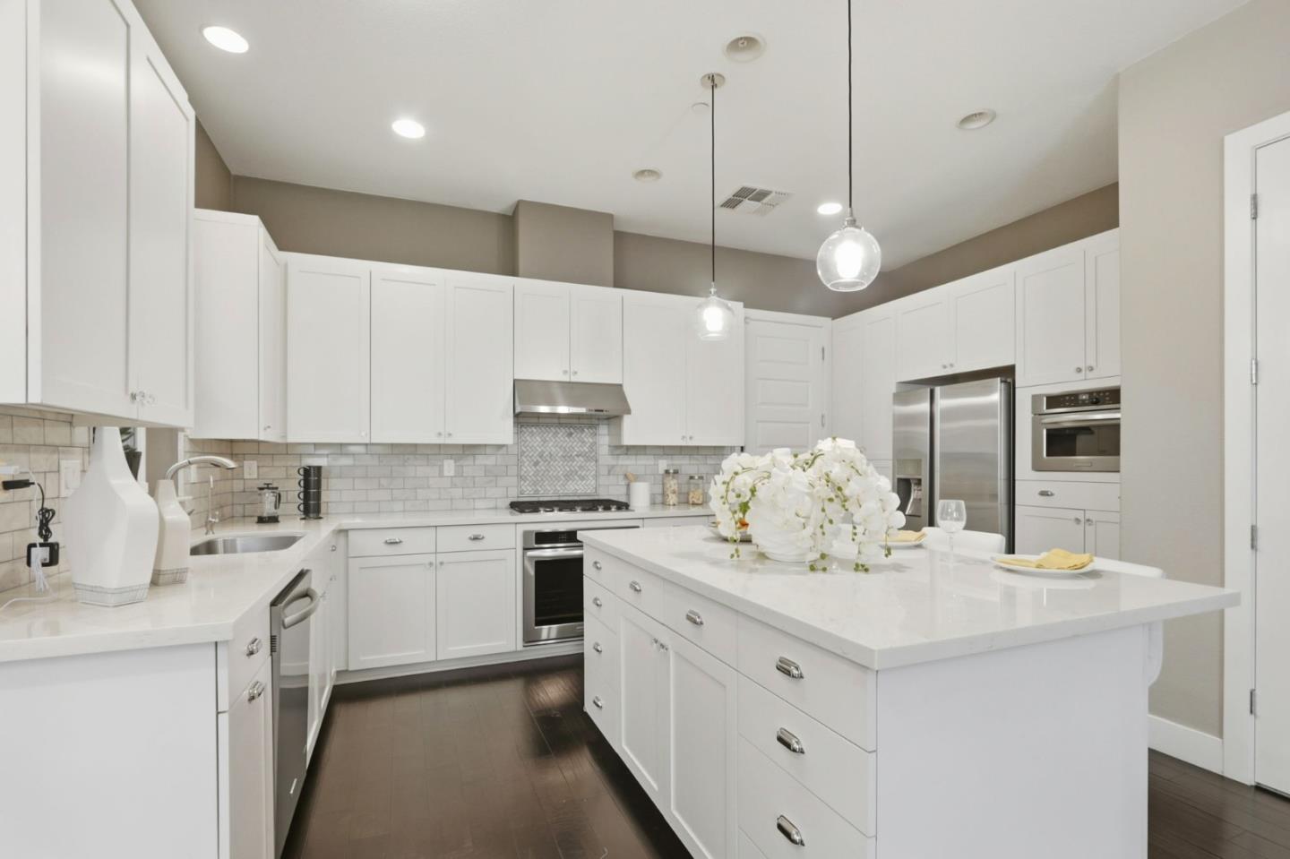 Detail Gallery Image 6 of 44 For 563 Odyssey Ln, Milpitas,  CA 95035 - 4 Beds | 3/1 Baths